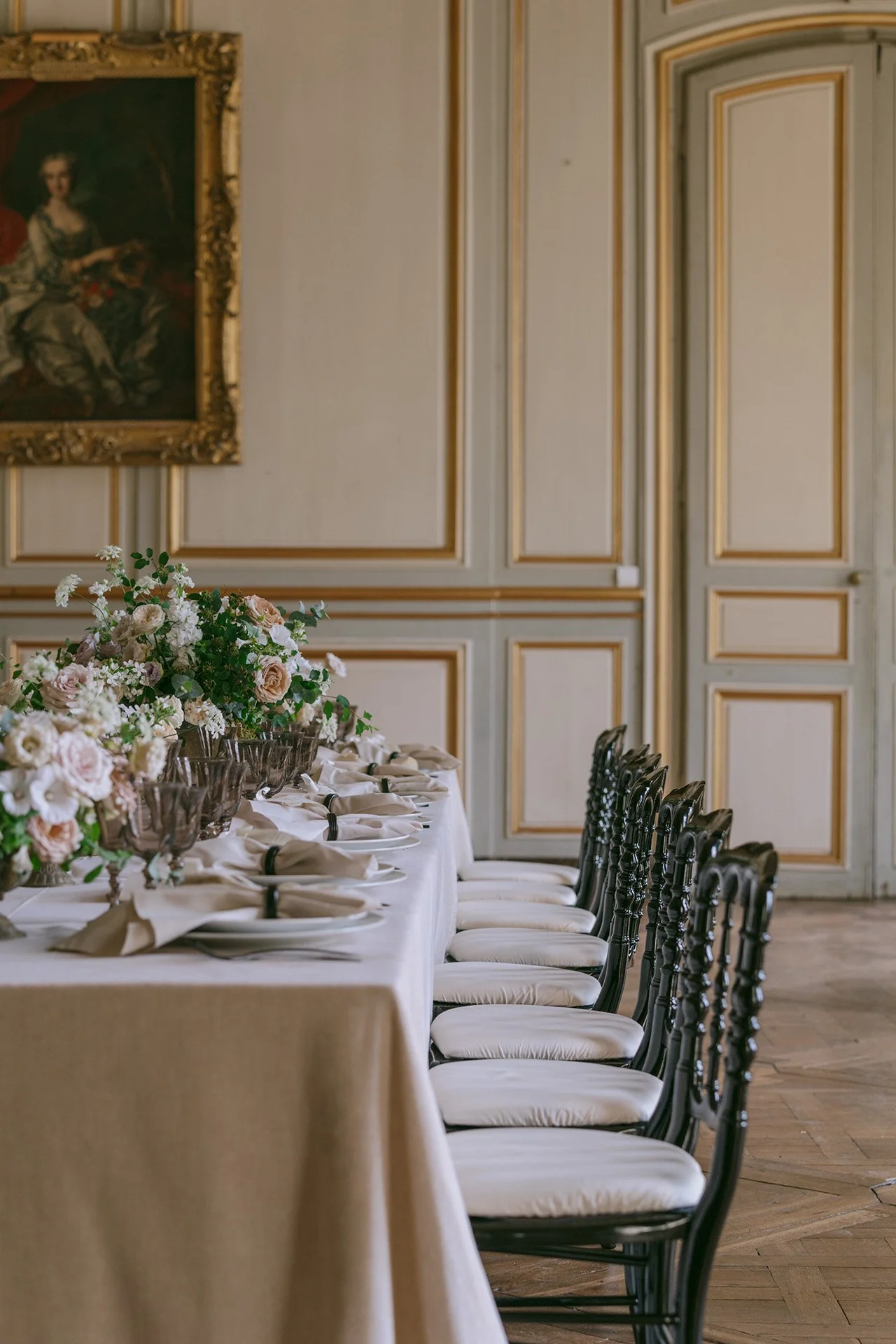 details-paris-chateau-pearl-cake-room-21.jpg