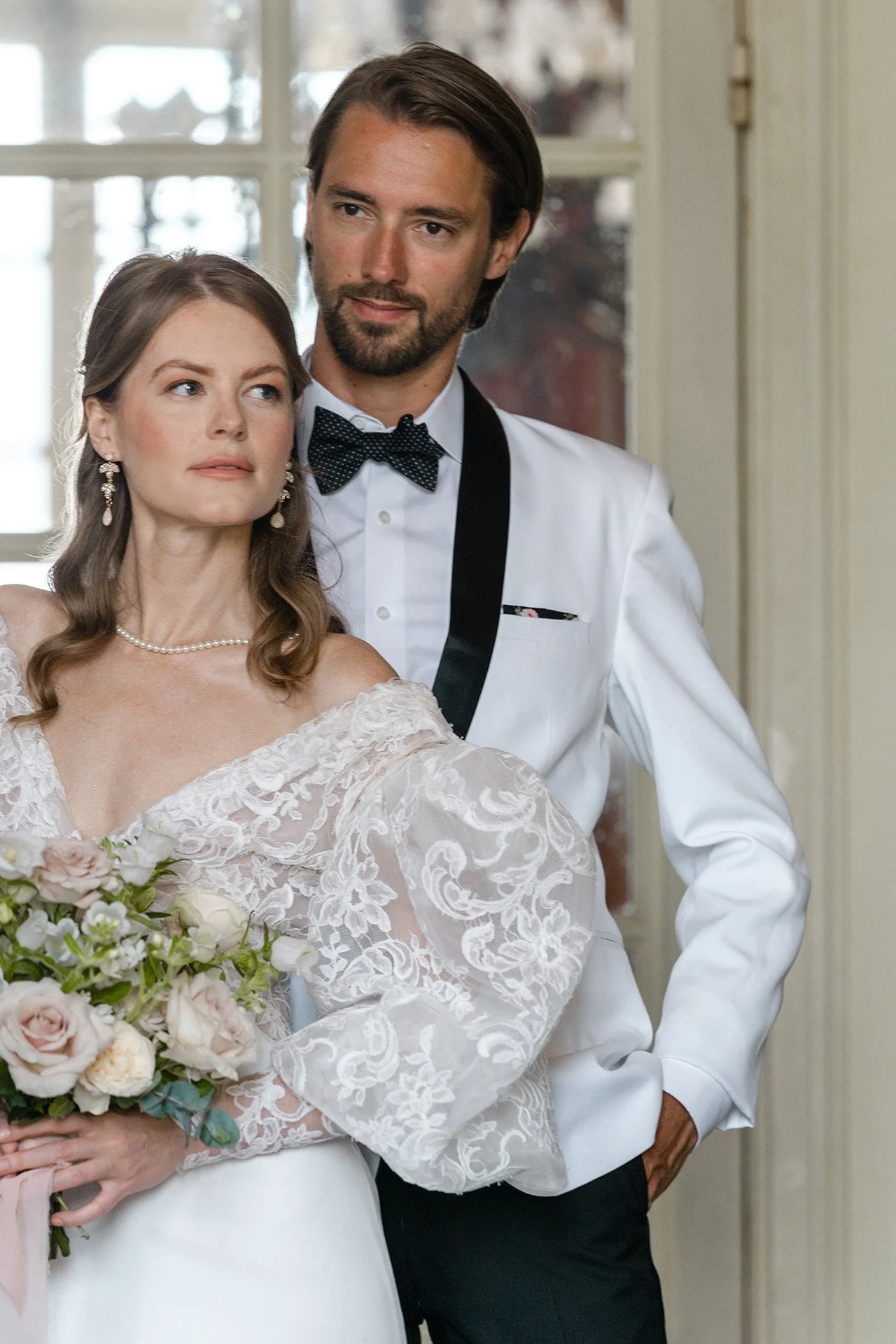 wedding-paris-chateau-mirror-room-elegant-black-tie-couple-13.jpg