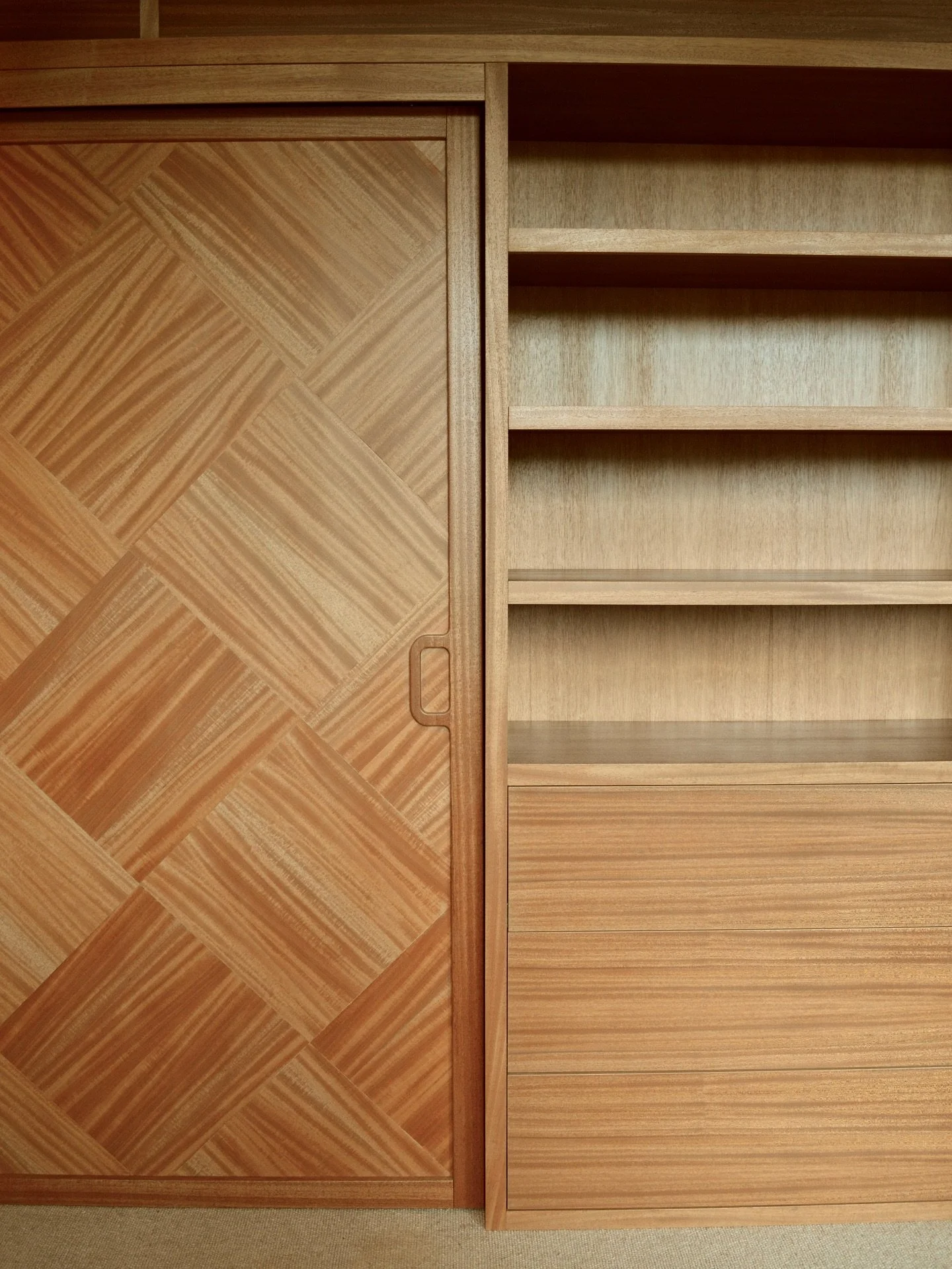 Something different in a sea of shaker style cabinetry. 

Built from quarter-sawn Khaya this unique design took inspiration from features throughout this beautiful Laurelhurst MCM home. 

Design by @seven.studio.interiors 

#customfurniture #midcentu