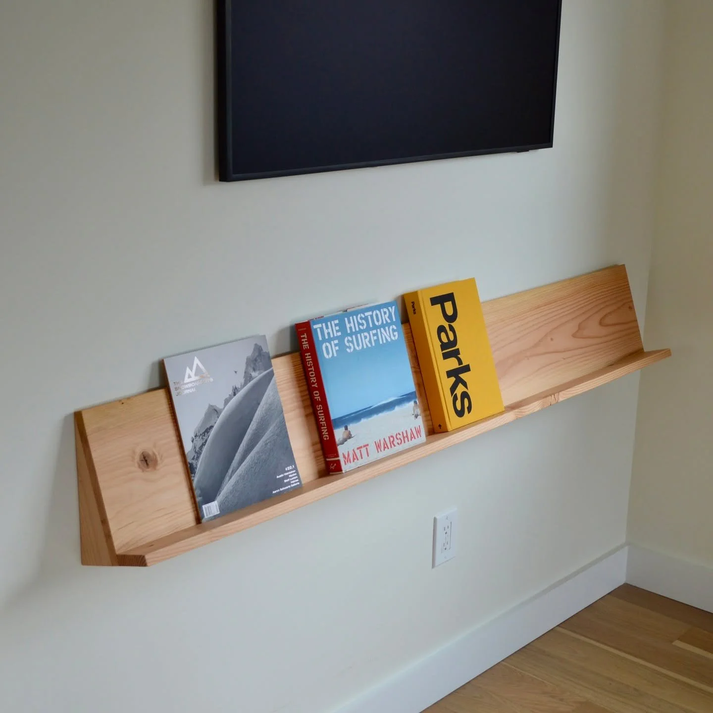 Just a cute lil' shelf. That's all!

Material harvested from the great state of Washington. 

#furniture #customfurniture #interiordesign #interiordecor #seattle #woodworking