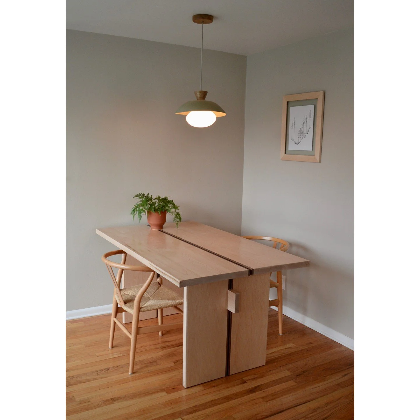 Finally, a piece to enjoy for myself and share with others! 

Our dining nook really came together with artworks by @hofelinger and lighting from @studio_haran 

#interiordesign #interiordecor #woodwork #custommade #furniture #furnituredesign #custom