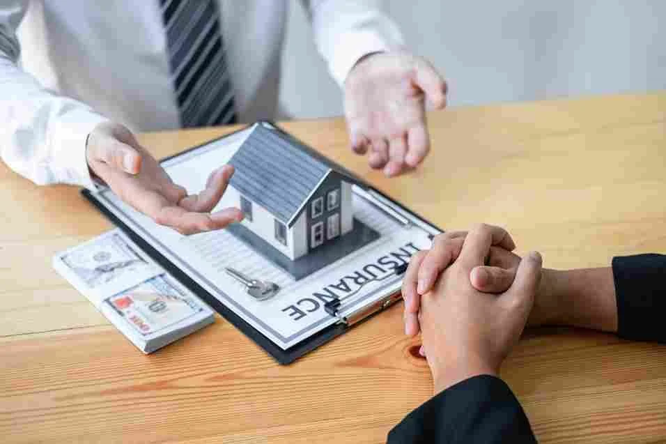 Whole Life Insurance Costs in Canada: What You Should Know Before You Buy