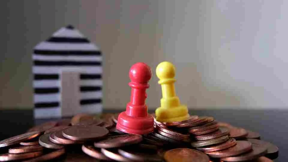 How Are Segregated Funds Taxed in Canada: What Every Investor Needs to Know