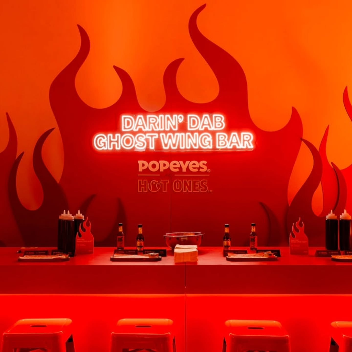 The Smokin' Rojo Sandwich Bar and the Darin' Dab Ghost Wing Bar were the main draws of the event - where guests put their tastebuds to the test to see if they could handle the heat! With custom red and orange bars, dramatic flame backdrops, neon ligh