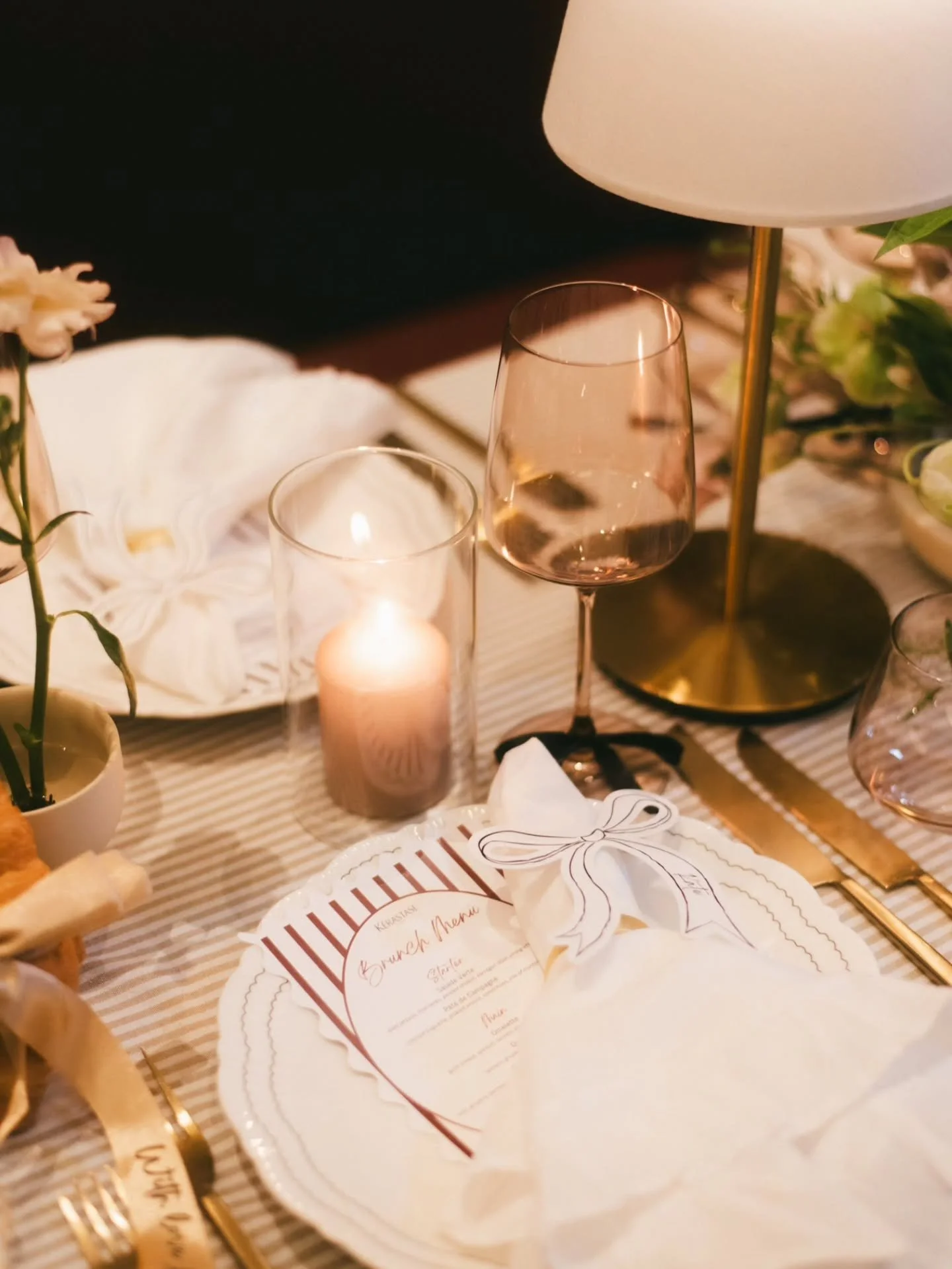 Celebrating the holidays with K&eacute;rastase ✨ The K&eacute;rastase holiday event was a luxe, Parisian-inspired celebration, evoking elegance and joy around the Holiday season. We created warm and festive tablescapes with gold and burgundy details,