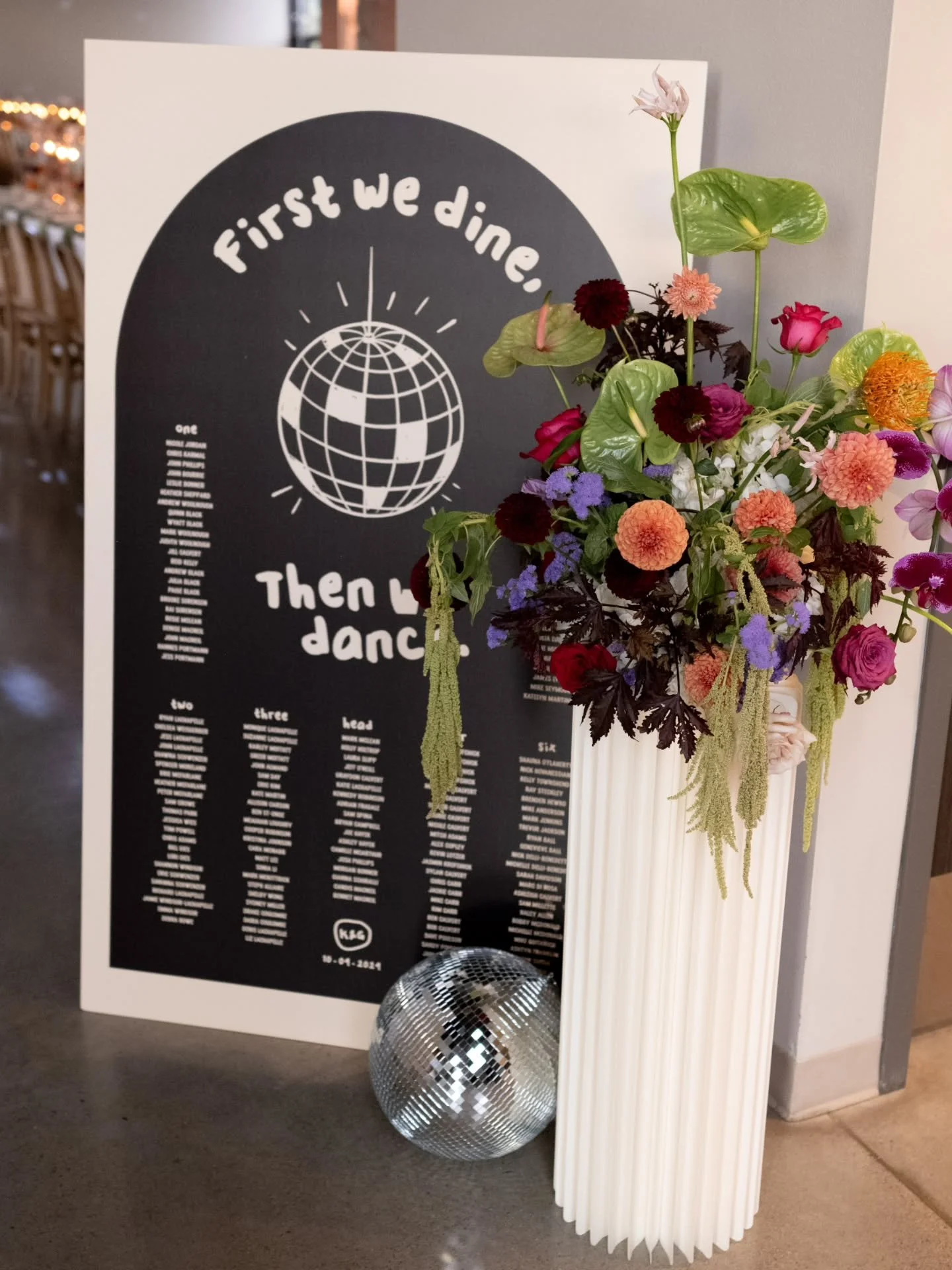 Playful signage, modern lines, and a subtle checkered pattern that tied in with the dance floor - keeping the details feeling intentional and fun! 🪩

Katie and Graydon's Wedding 🤍
Full Planning @madbashgrp 
Stationery @itsokaystudio 
Florals @flowe