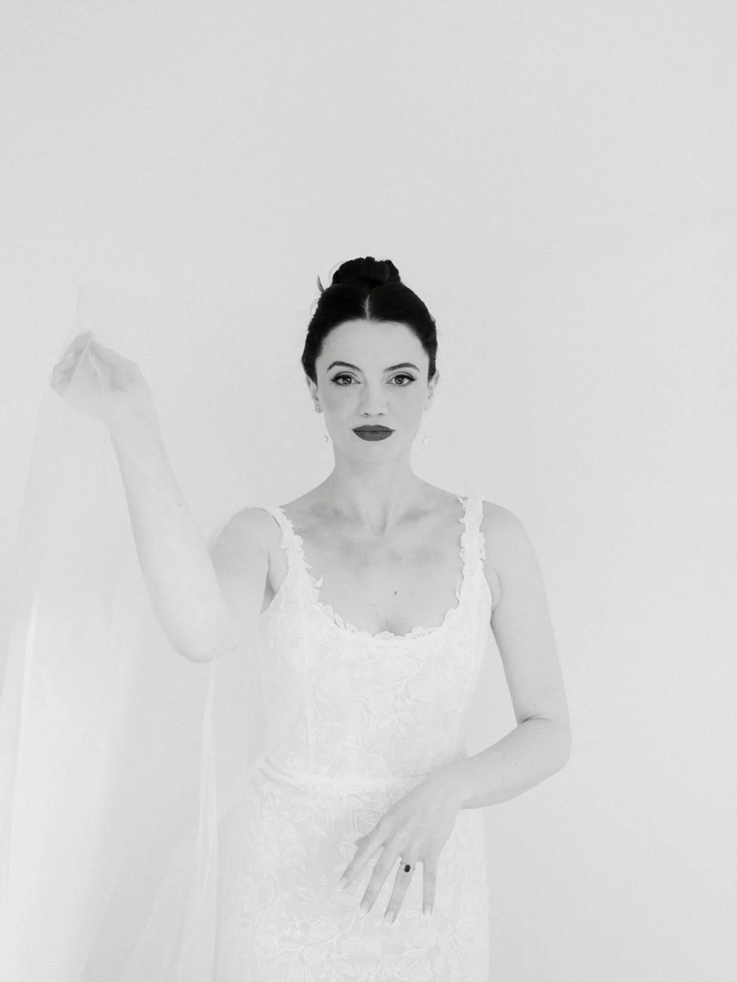 Laura looked so beautiful on her wedding day that we wanted to dedicate a post just to her.

Laura and Rowan's Wedding
Signature Planning @madbashgrp 
Photography @jennifermoher