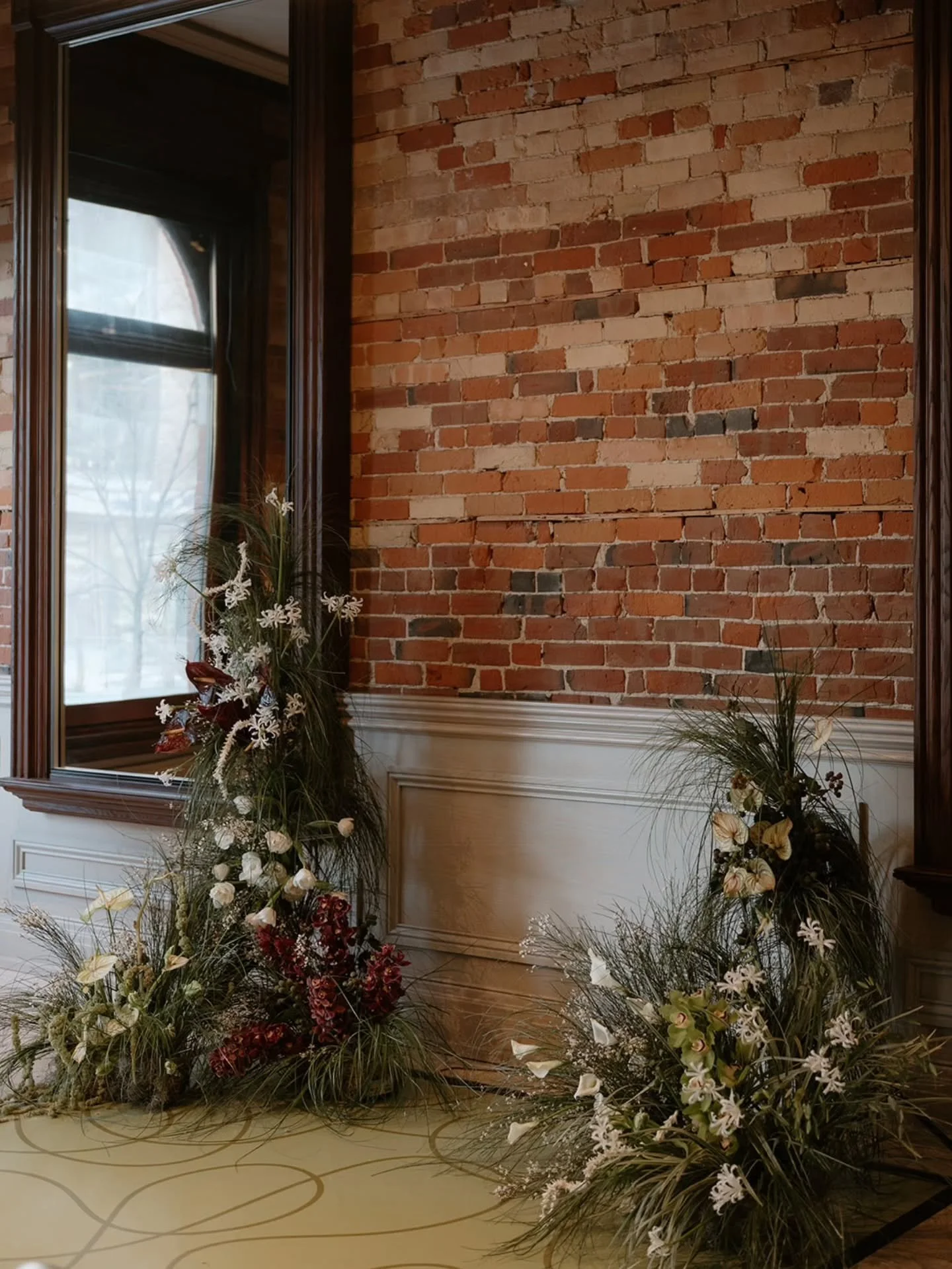 From ceremony to reception in less than 90 minutes.

Laura and Rowan's Wedding
Signature Planning @madbashgrp 
Florals @narcissusandechofloral 
Rentals @tabletalesinc @divinefurniturerental
Photography @jennifermoher