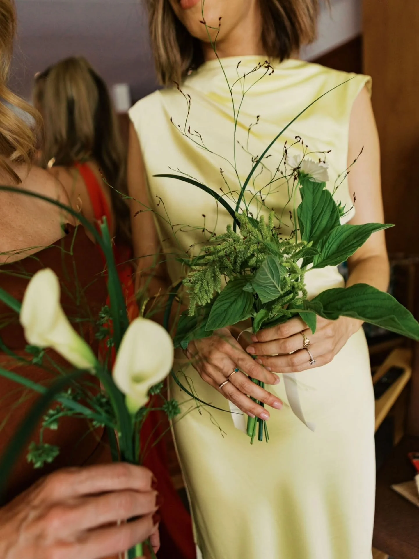 Understated and minimalistic bouquets for a quiet kind of beauty.

Sarah and James' Wedding
Wedding Management @madbashgrp
Florals @makelemonadeco 
Photography @laurenrosenauphotography