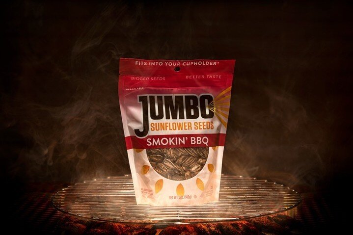 Bringing home the idea that these are Smokin' BBQ sunflower seeds with this dramatic photo. 

📸 : @glazzarone