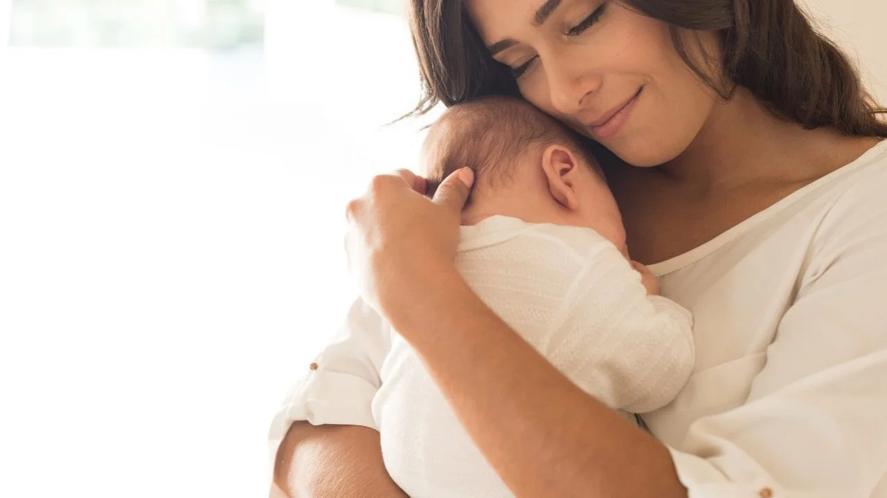 How to Actually Enjoy the First Week With a Newborn