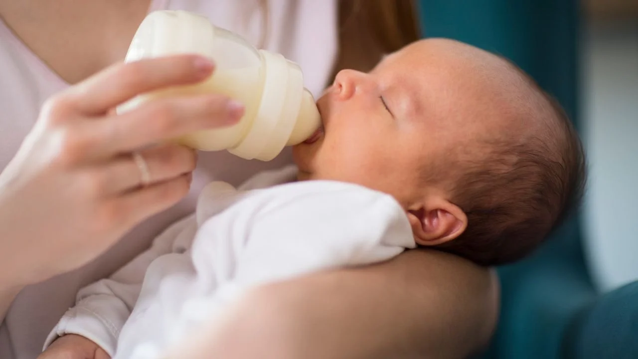 How Much To Feed A Newborn Feeding Chart — Bring Home Bliss