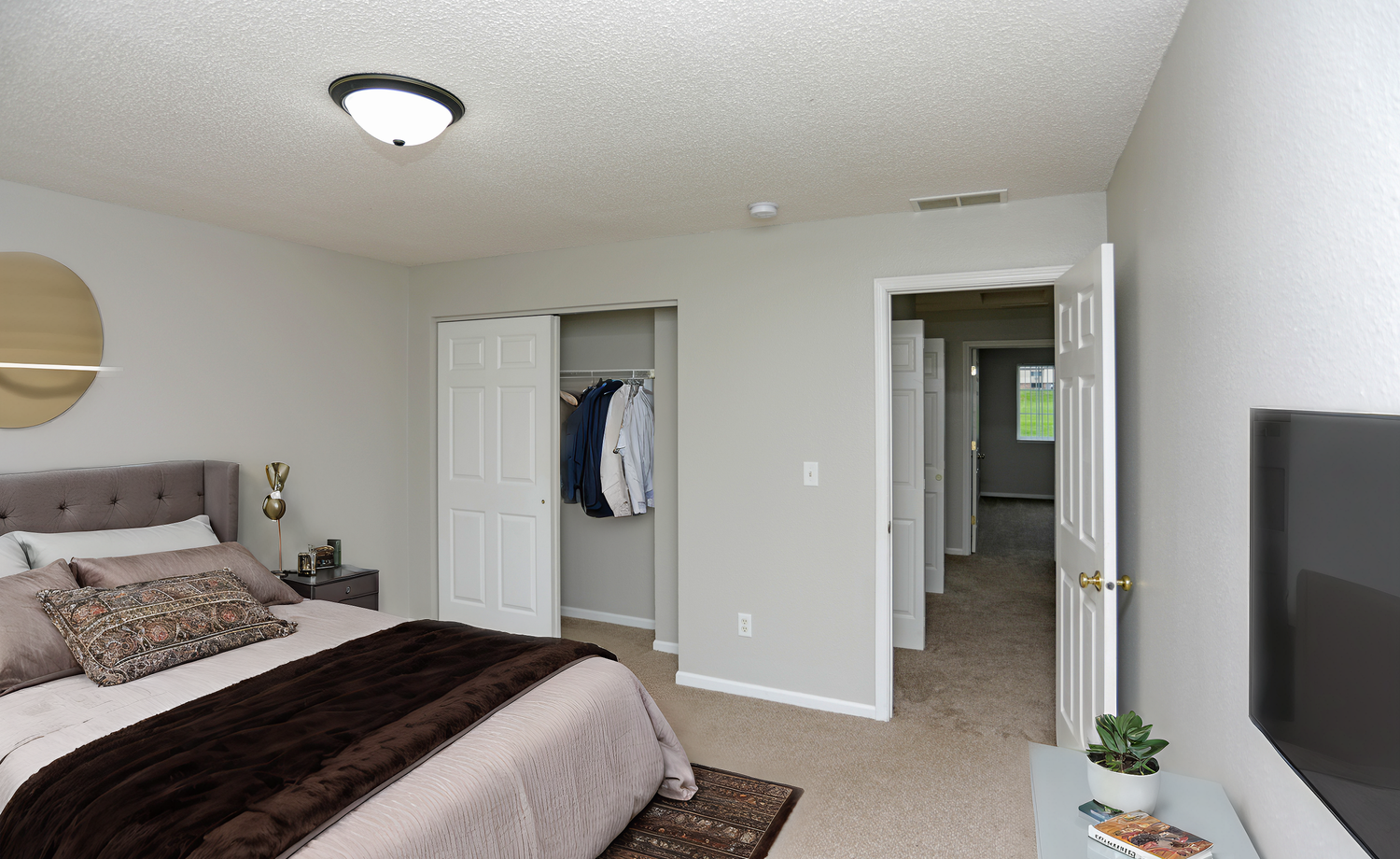 9+-+Bedroom+-+Standard+-+0.png