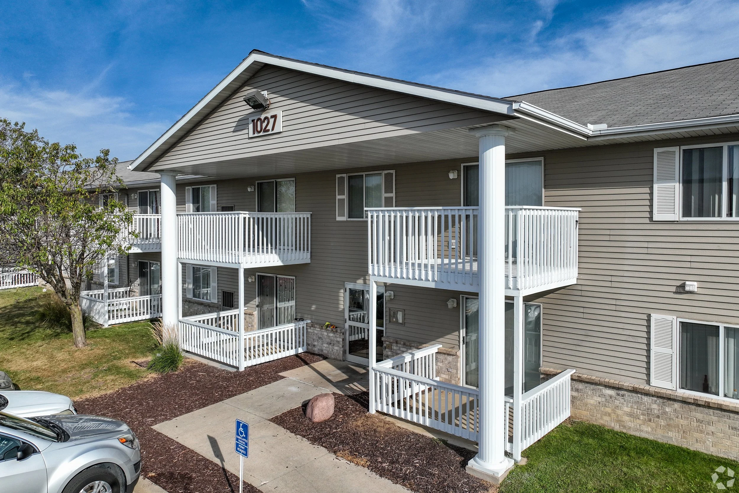 BuildingPhoto (2).jpg