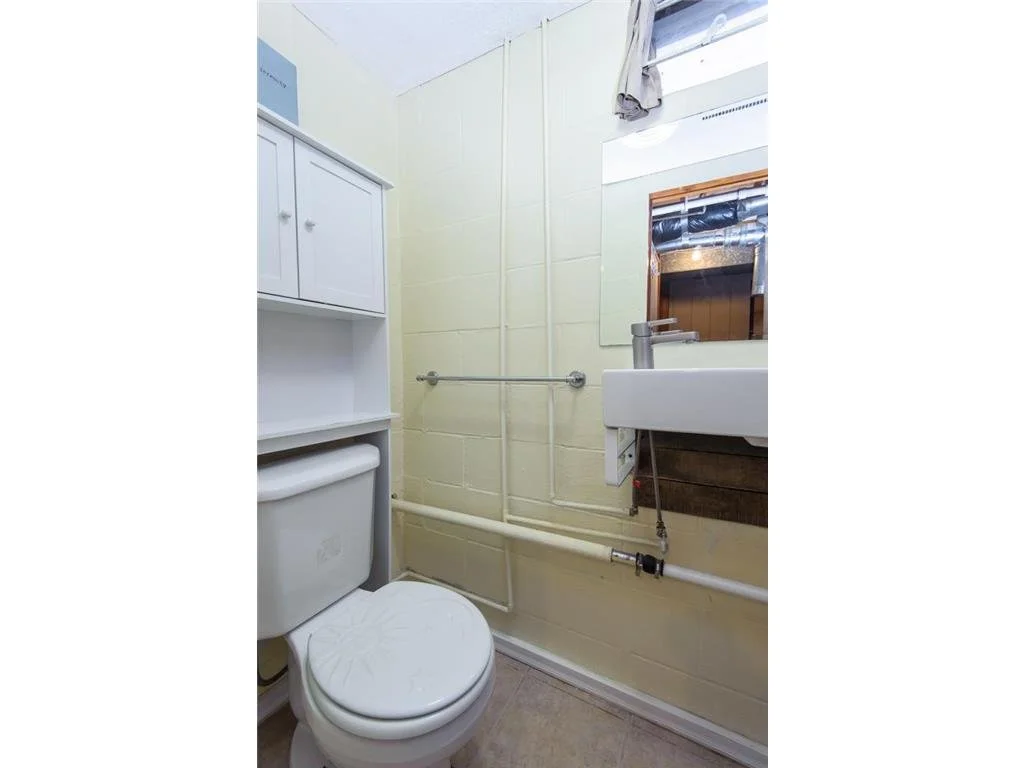 lower bath.jpg
