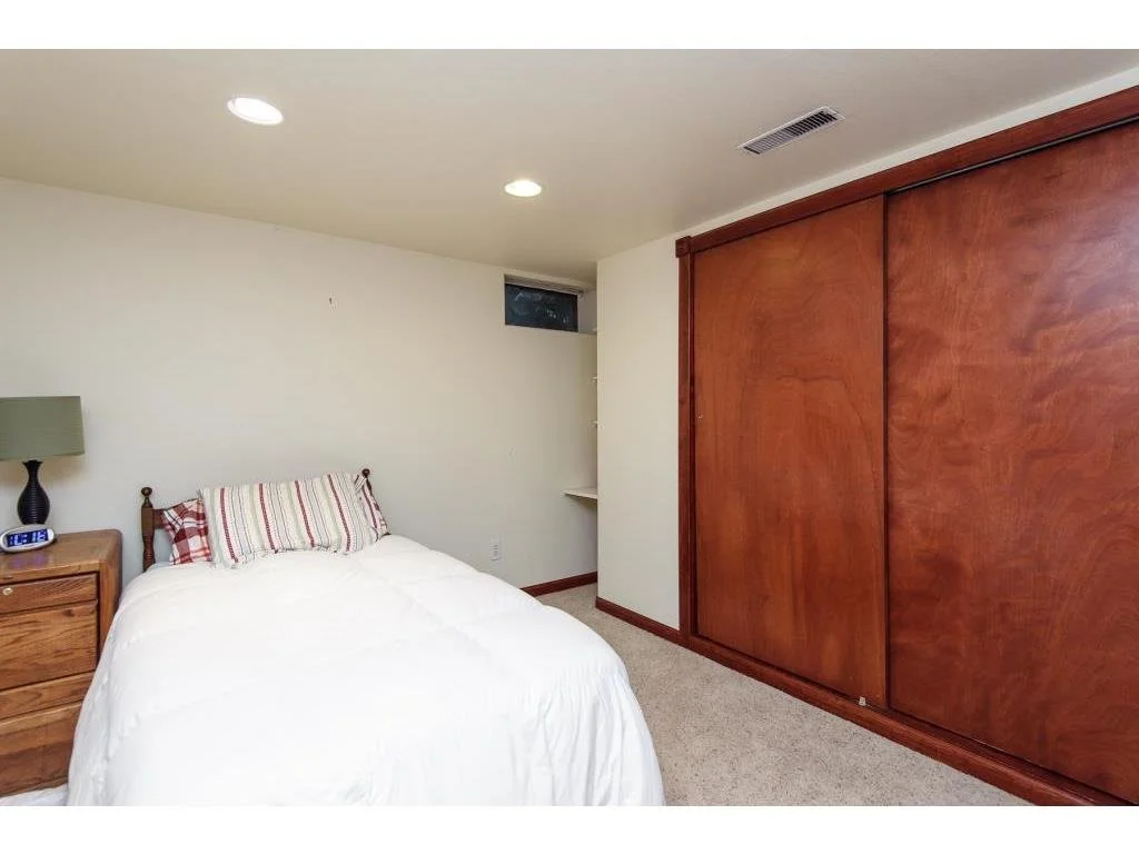 basement bedroom.jpg