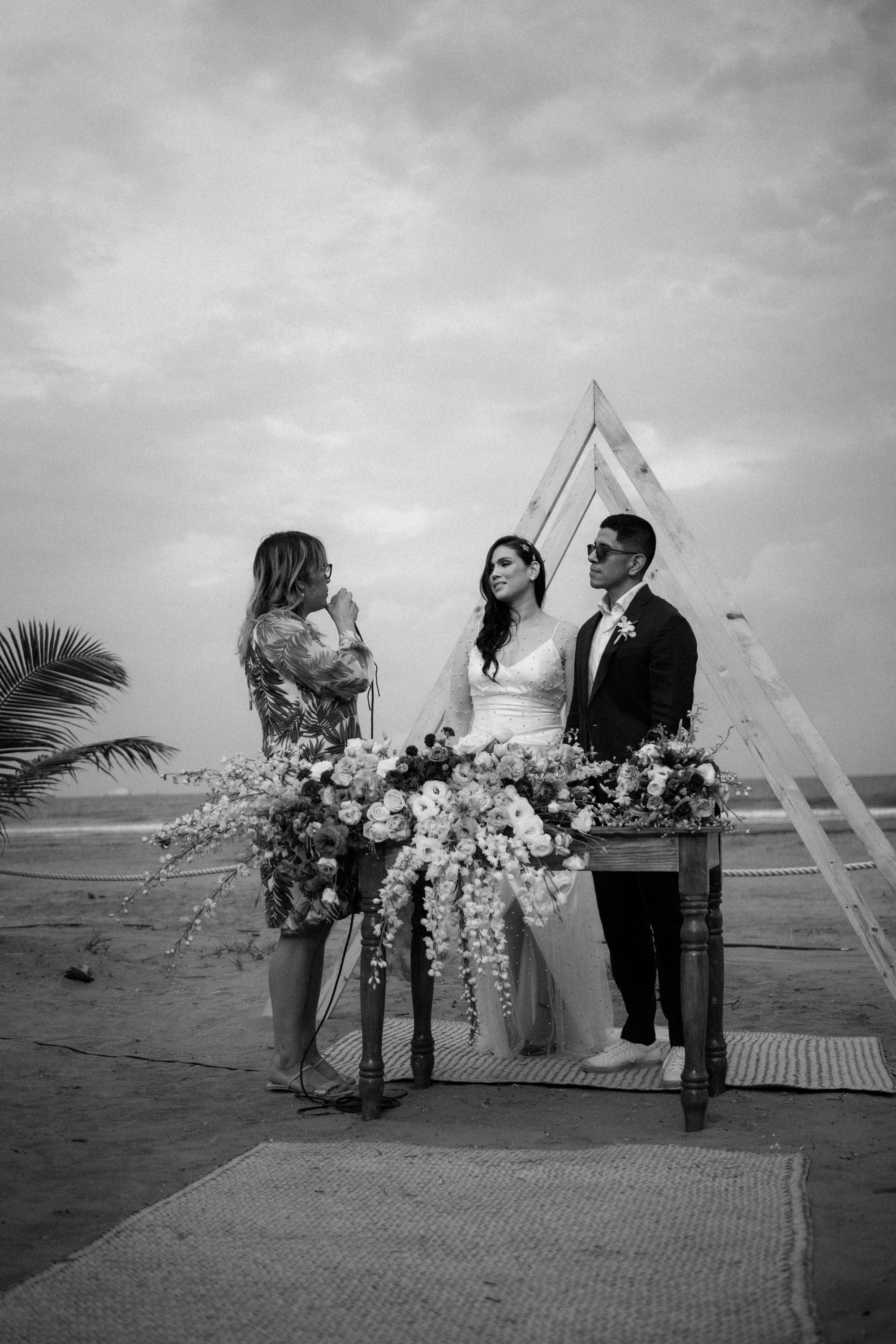 Carla e Iván Wedding Day by Luis Muri Destination Wedding Photographer  in Boca del río Veracruz 00139.JPG