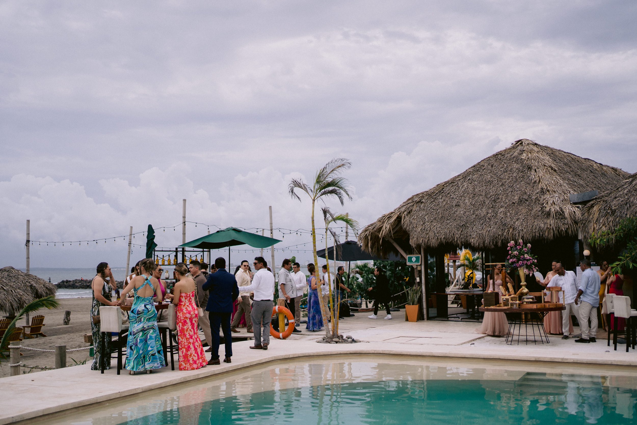 Carla e Iván Wedding Day by Luis Muri Destination Wedding Photographer  in Boca del río Veracruz 00171.JPG