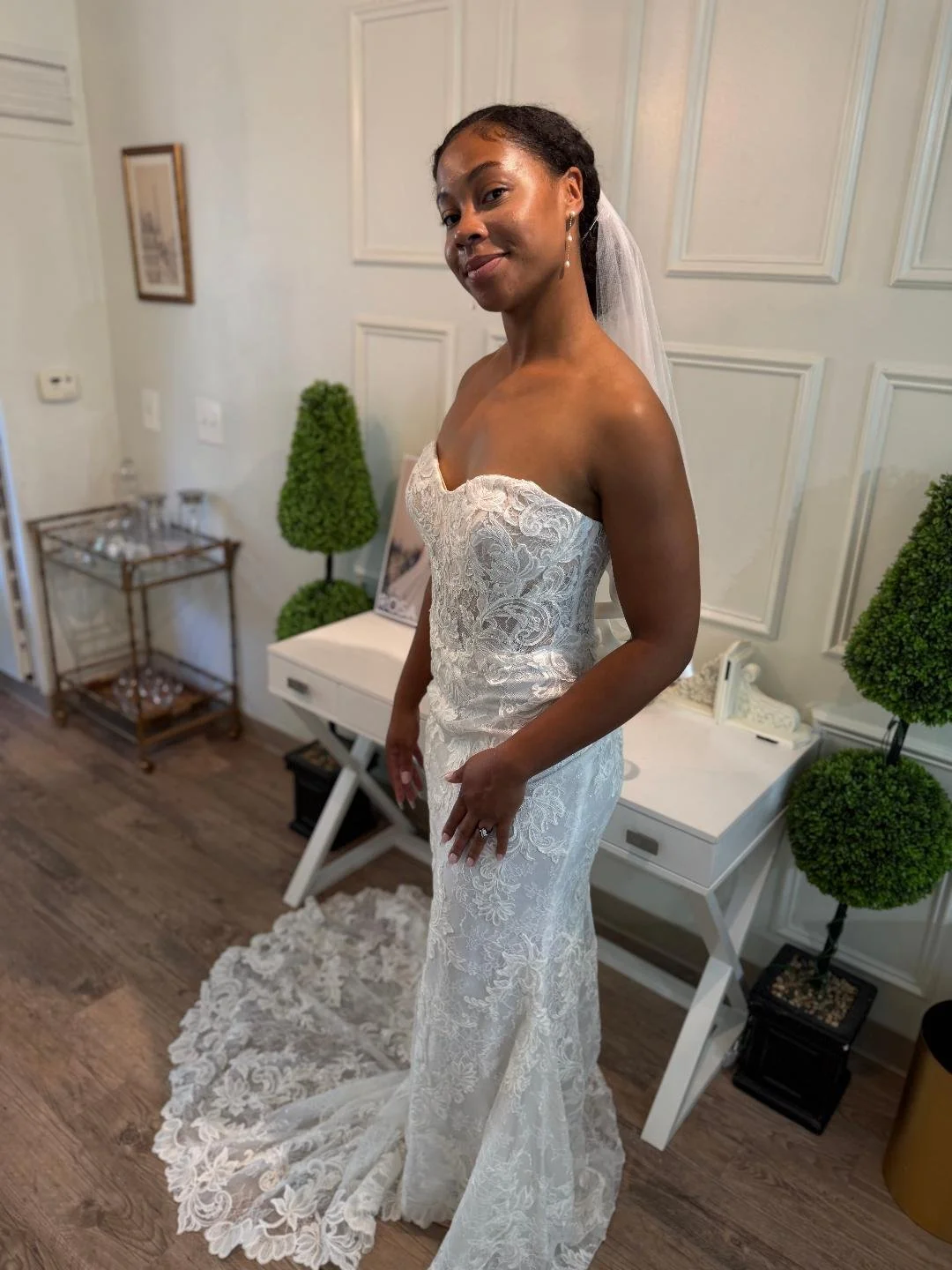 ashley-and-alexandrias-bridal-atelier-southfied-mi-bride-enzoani-25.jpg