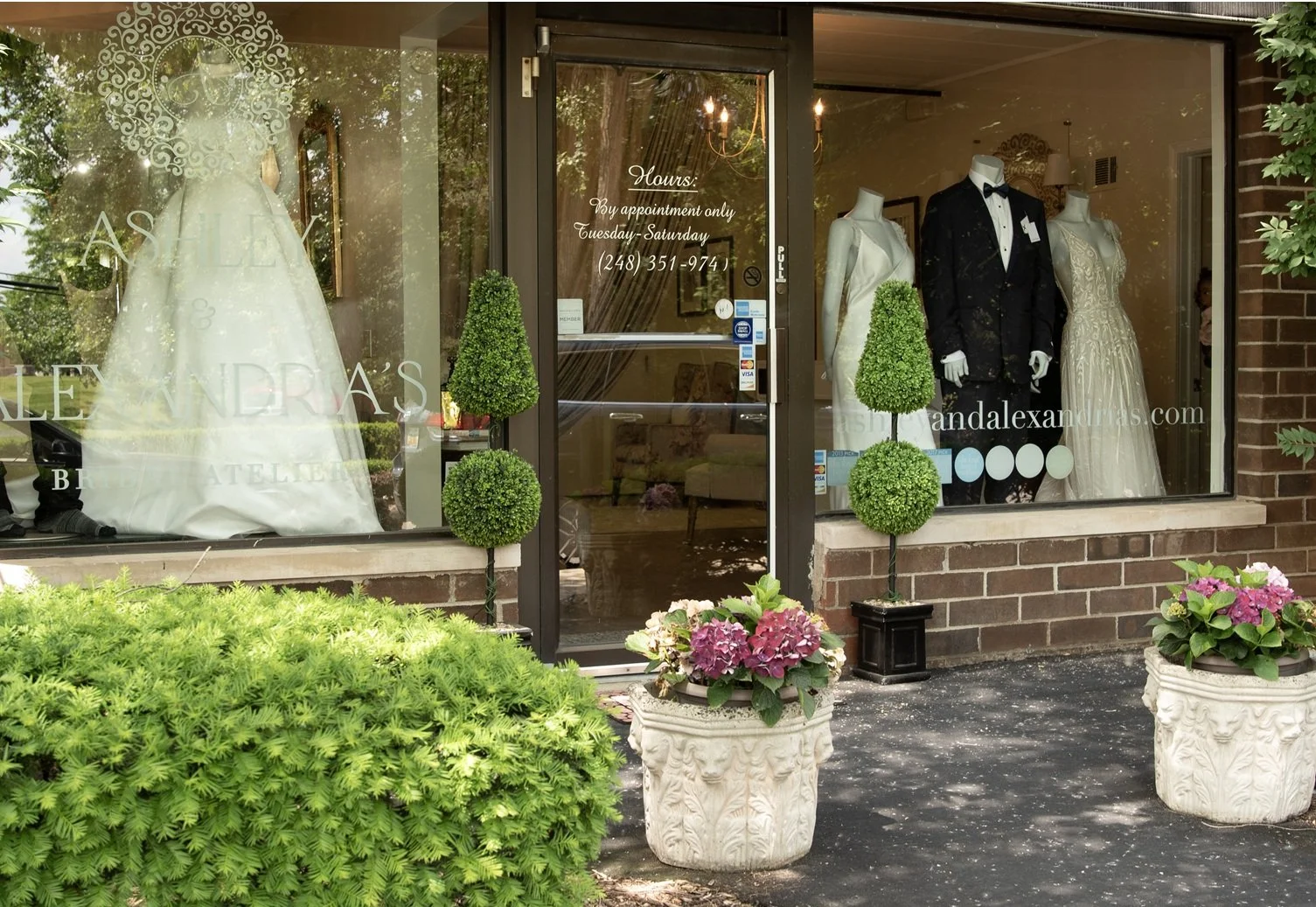 ashley-alexandrias-bridal-atelier-exterior-private-suite.jp