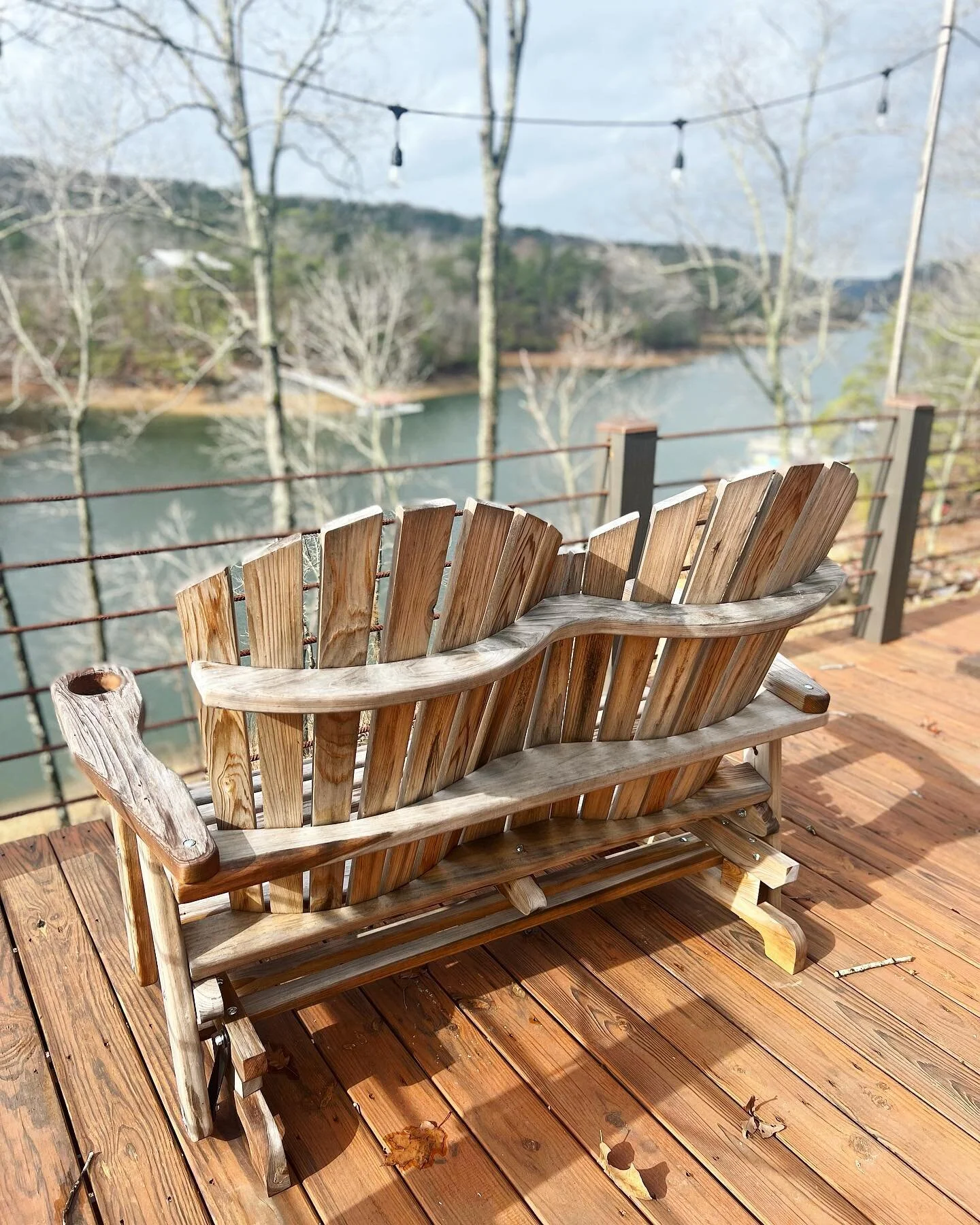 What a perfect spot to sit and relax / reflect after a long day. #smithlakealabama #smithlakevacation #lewissmithlake #cleaningsmithlake