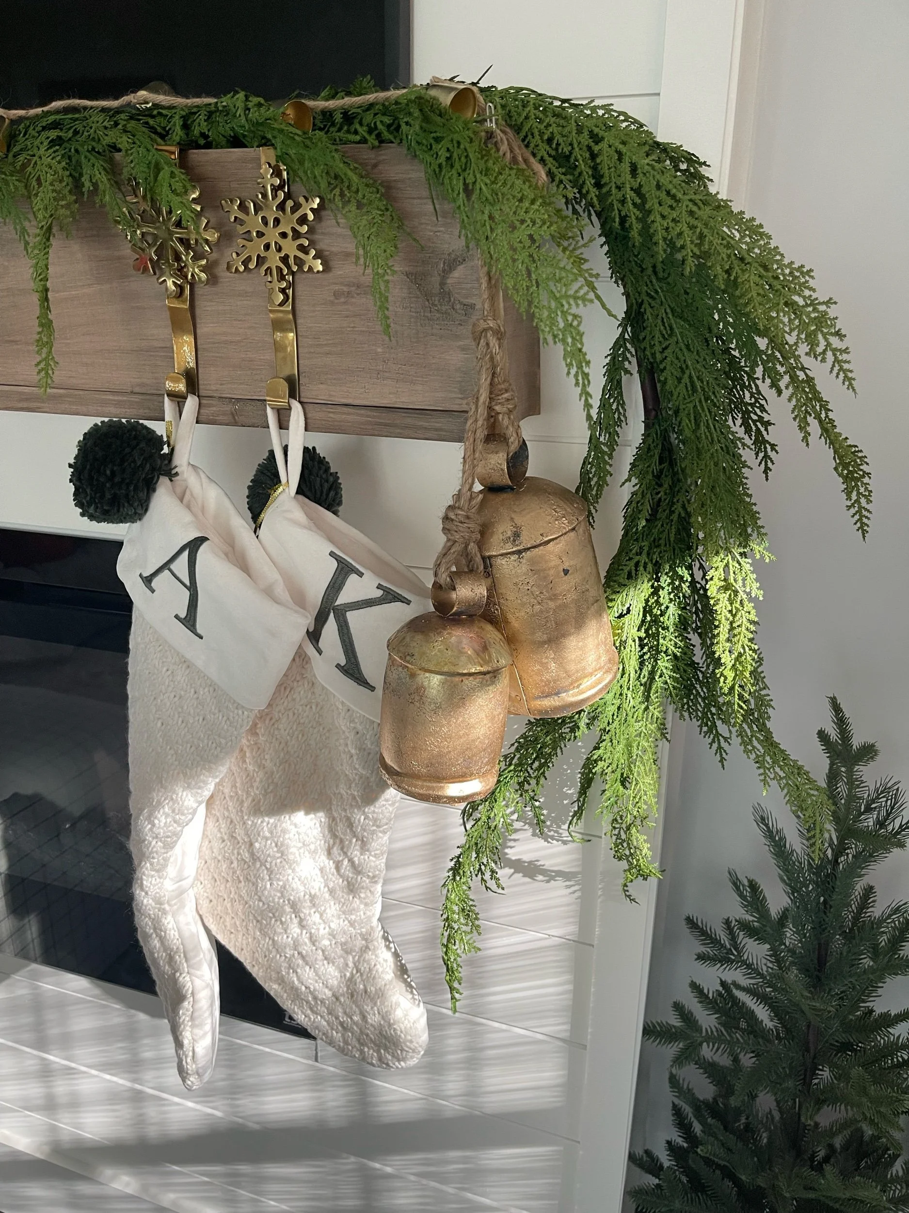 Neutral Woodlands Christmas Decor
