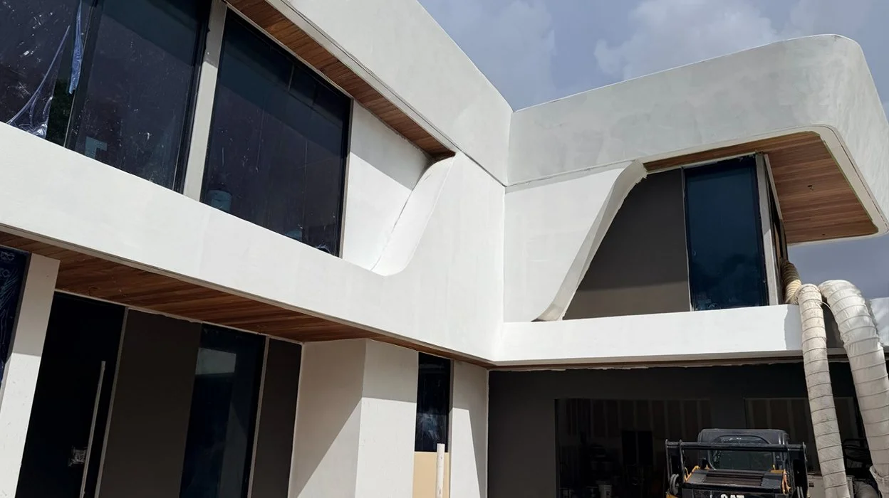 Wave House has always been about more than contemporary aesthetics. The design embraces fluid forms inspired by movement, natural light, and the indoor-outdoor lifestyle that defines South Florida living.