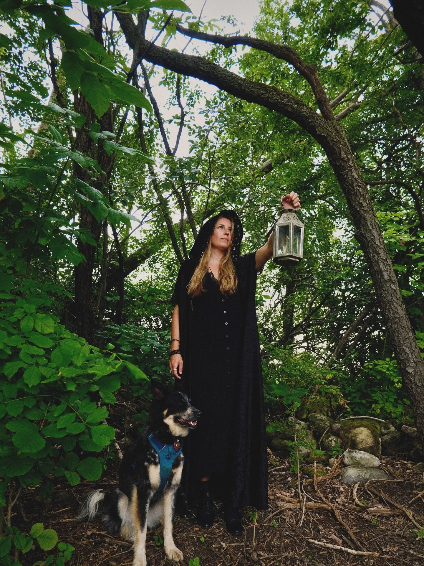 💌 Sending out a heartfelt thank you to all of the wonderful beings who I connected with this year, to everyone who booked readings with me, listened to the New Moon Review podcast, shared posts, followed along, and supported me in any and all ways. 