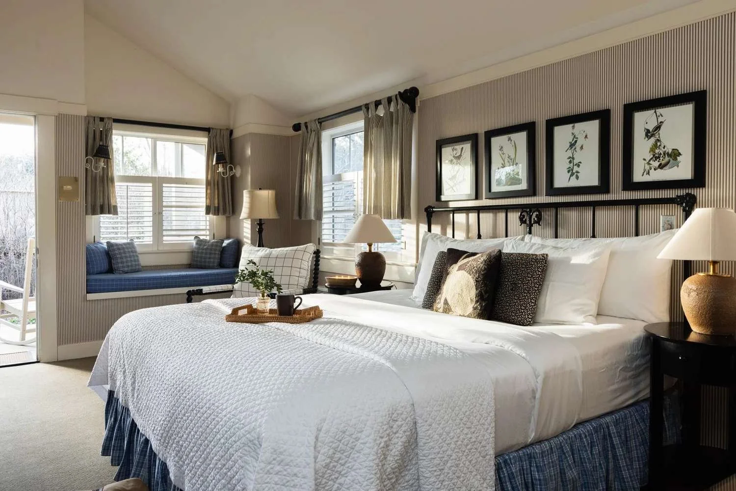 Photo of a bed in Cottage room Orchard Hill