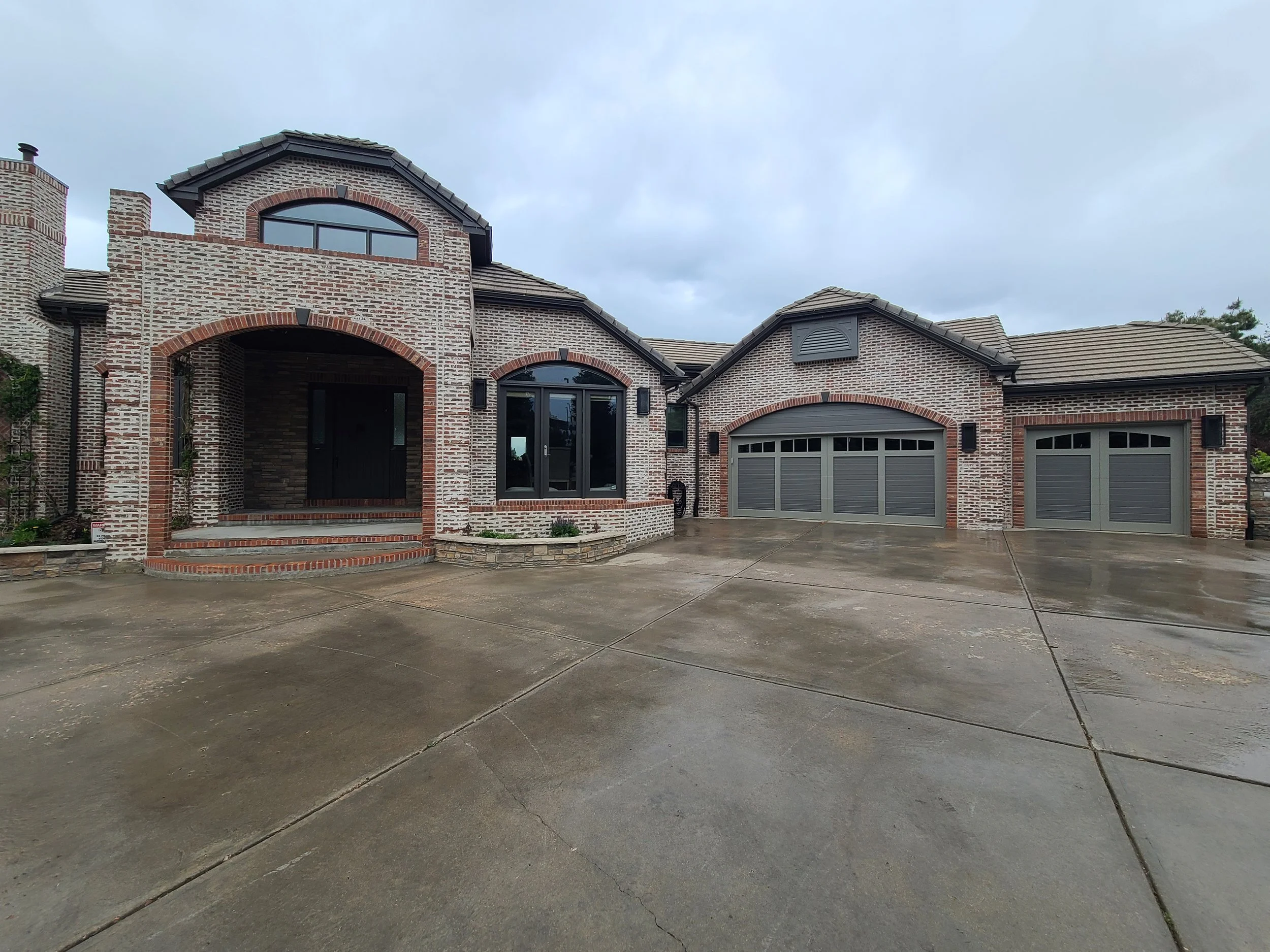 Traditional Finish Transitional Architecture 4