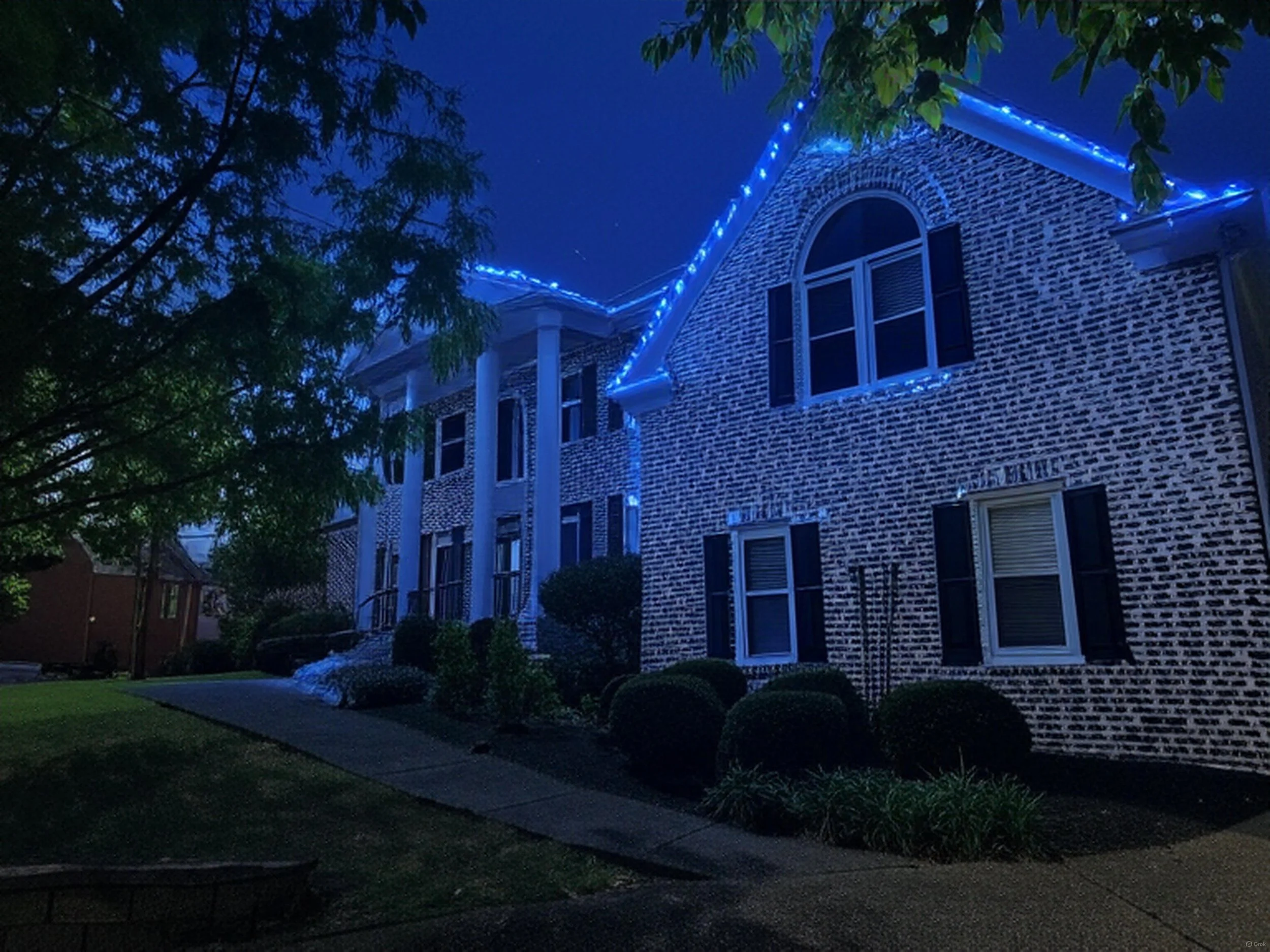 Enhancing Holiday Lighting Effects with White German Smear Brick Exteriors