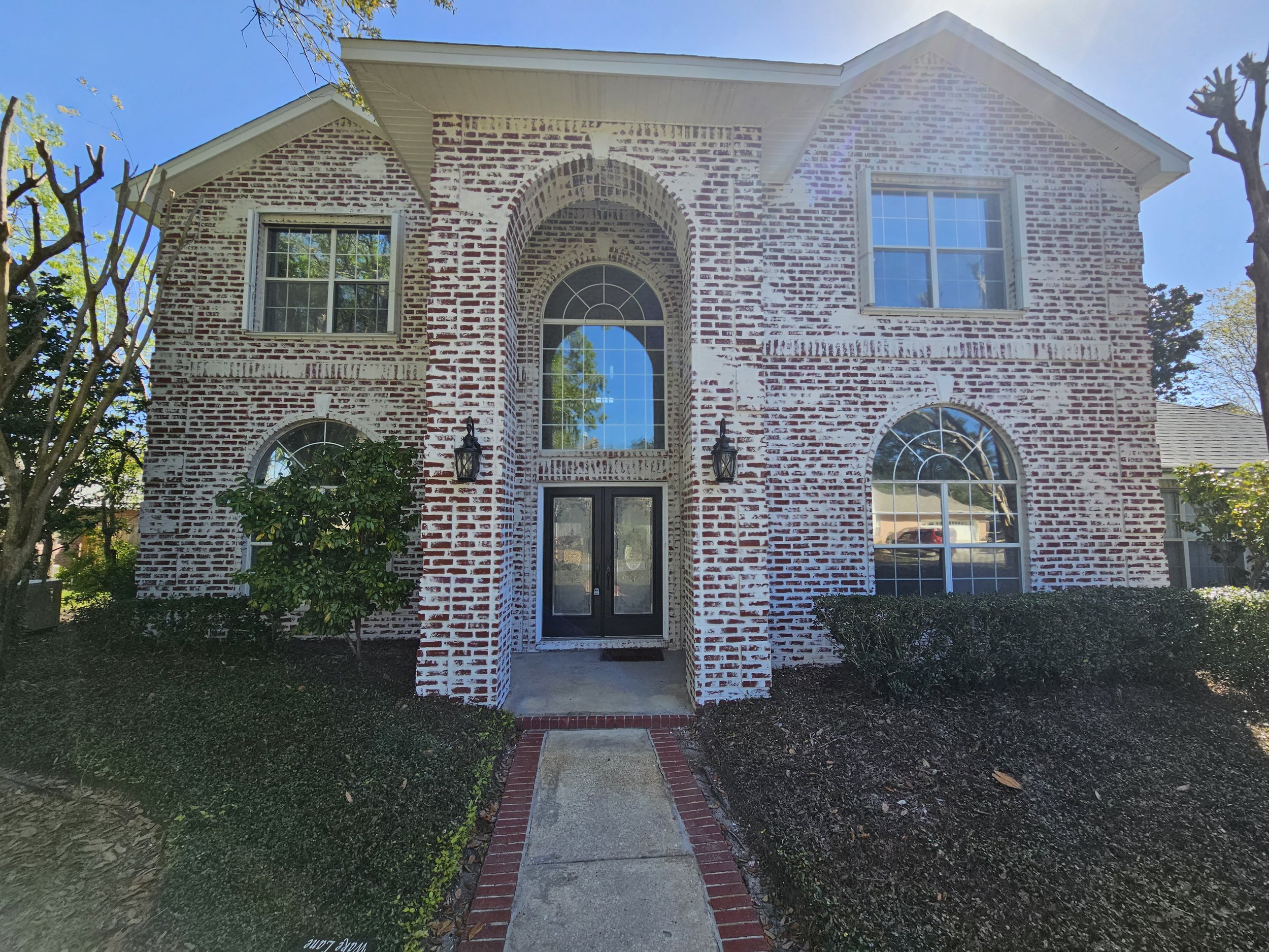 German Smear vs. Paint: Evaluating Brick Health Through Scientific Lens