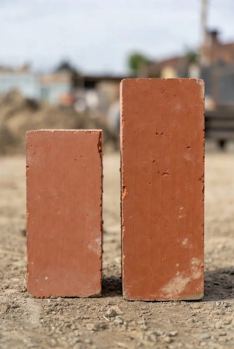 The Spectrum of Brick Sizes: From Compact to Expansive Formats