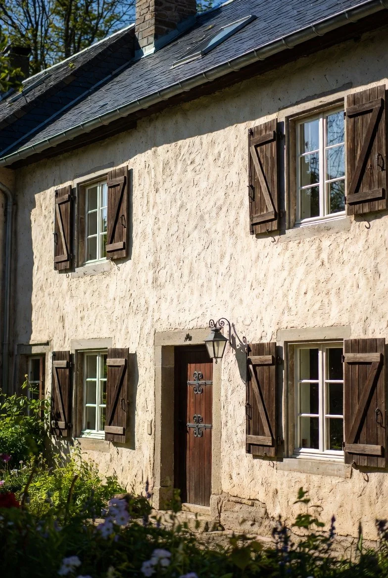 German Smear: A Centuries-Old Technique Rediscovered in Contemporary Building Practices