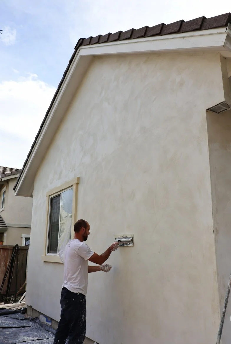Comparing Stucco and German Smear Application Processes