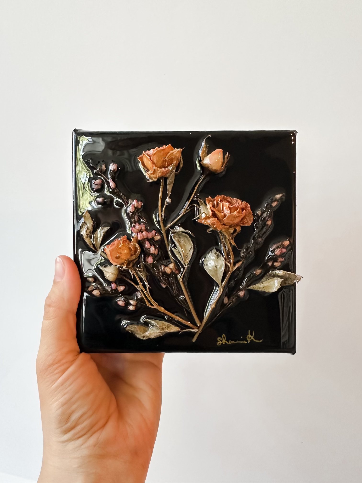 Vintage Roses Mini 2 (hand).jpg