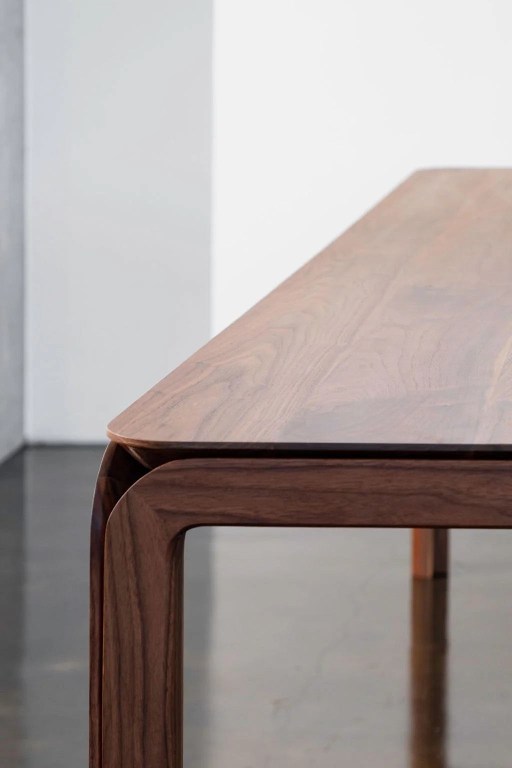 Leaf-Furniture-Table.jpg