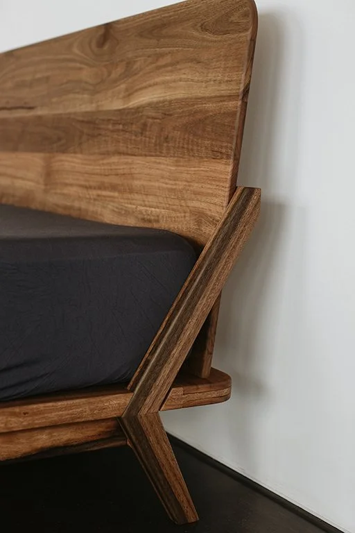 mm_round_bed_made_by_leaf_furniture