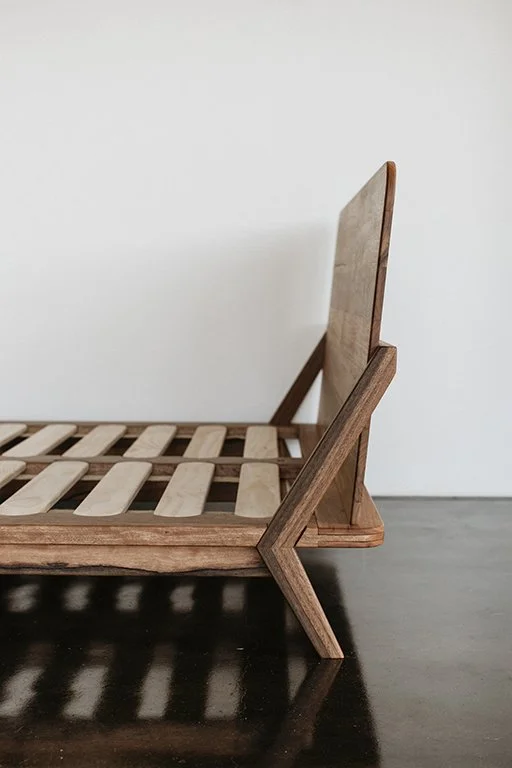mm_round_bed_made_by_leaf_furniture