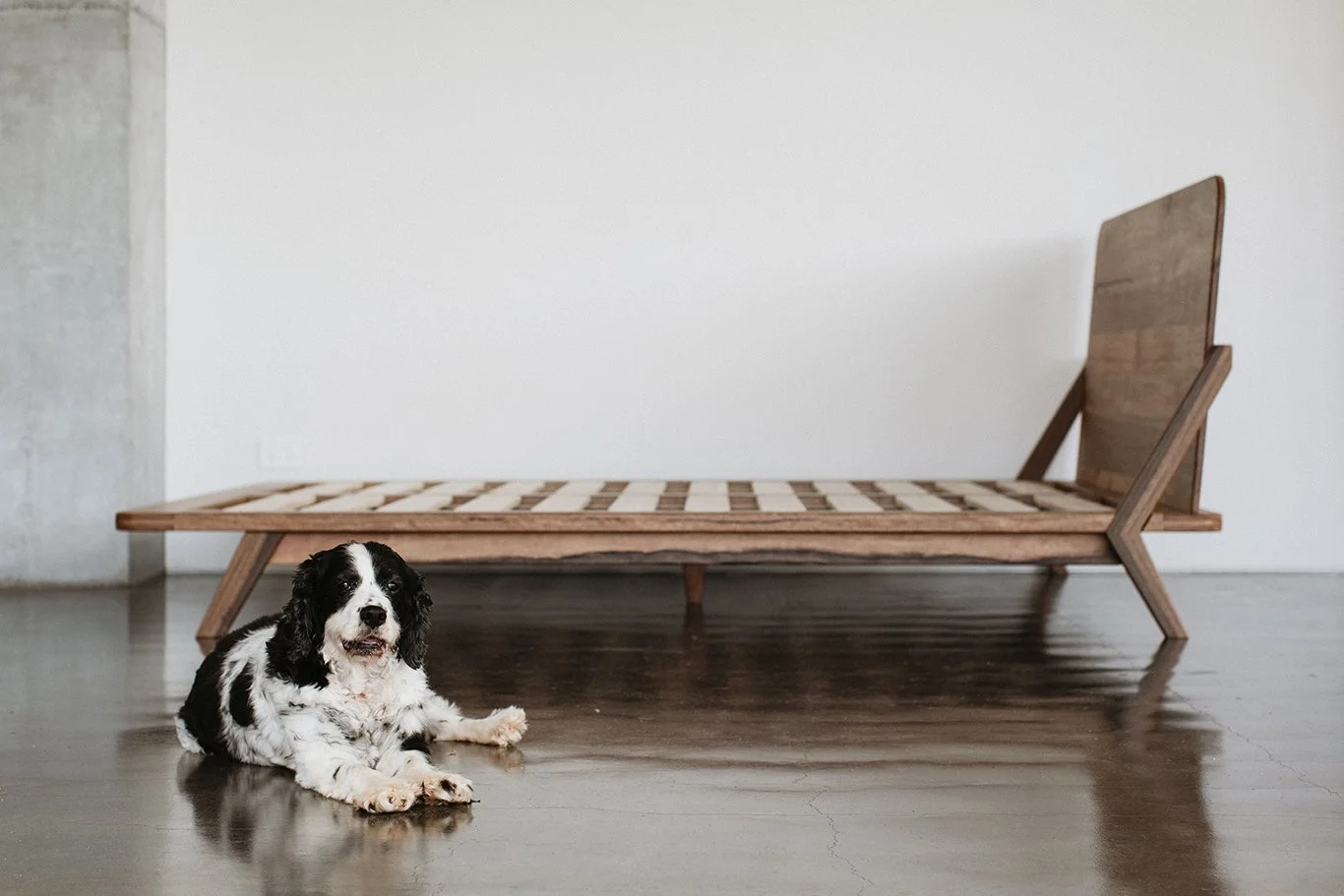 mm_round_bed_made_by_leaf_furniture