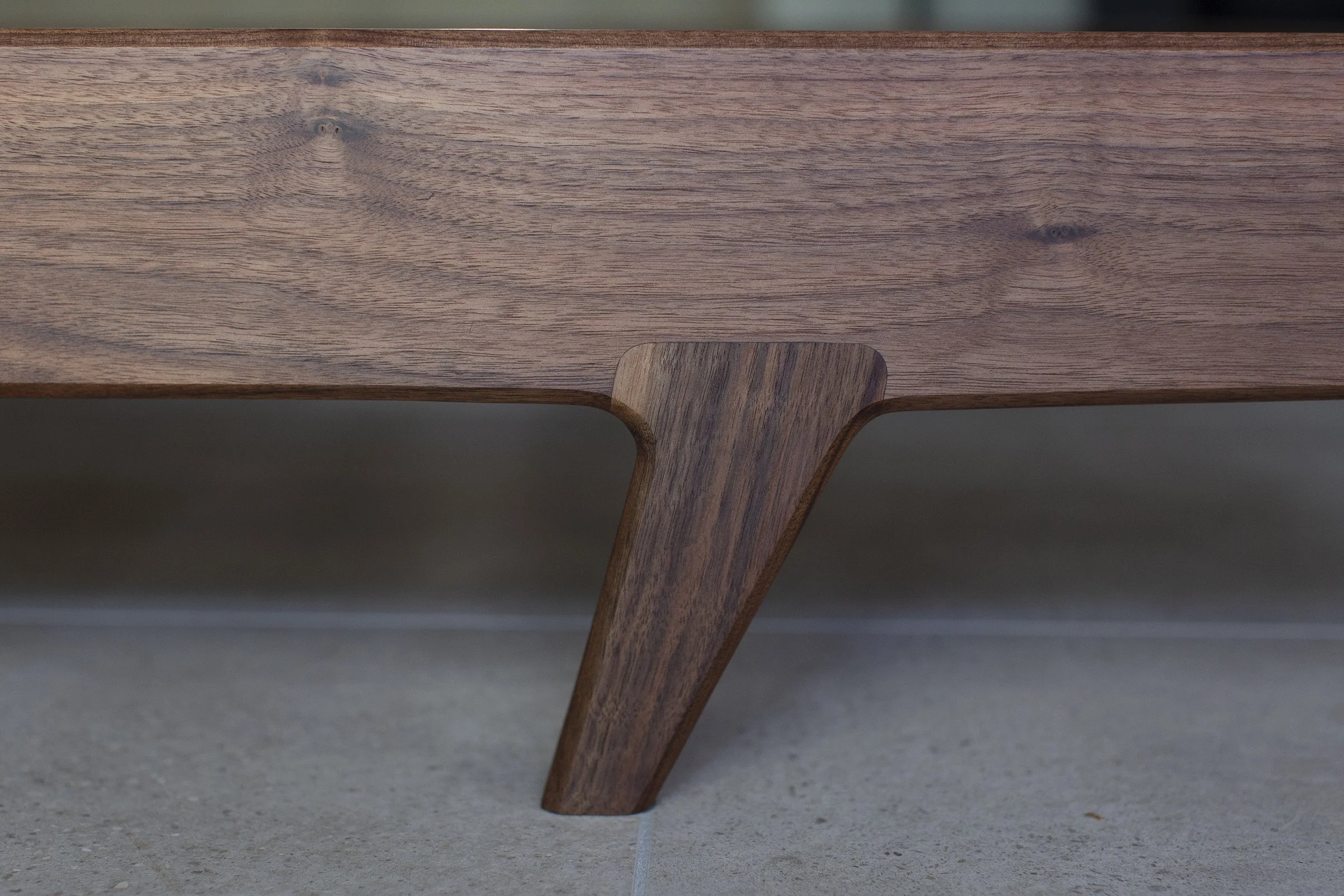 JJBed.leaffurniture.legdetail.jpeg