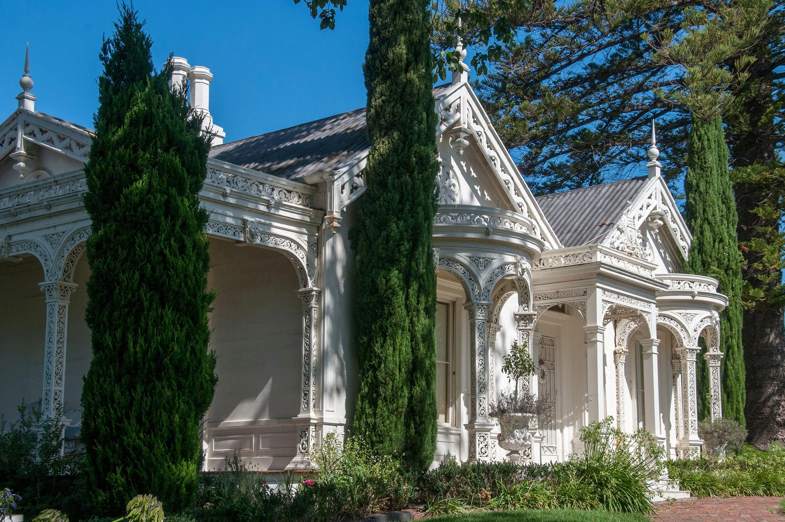 White front of house in Geelong