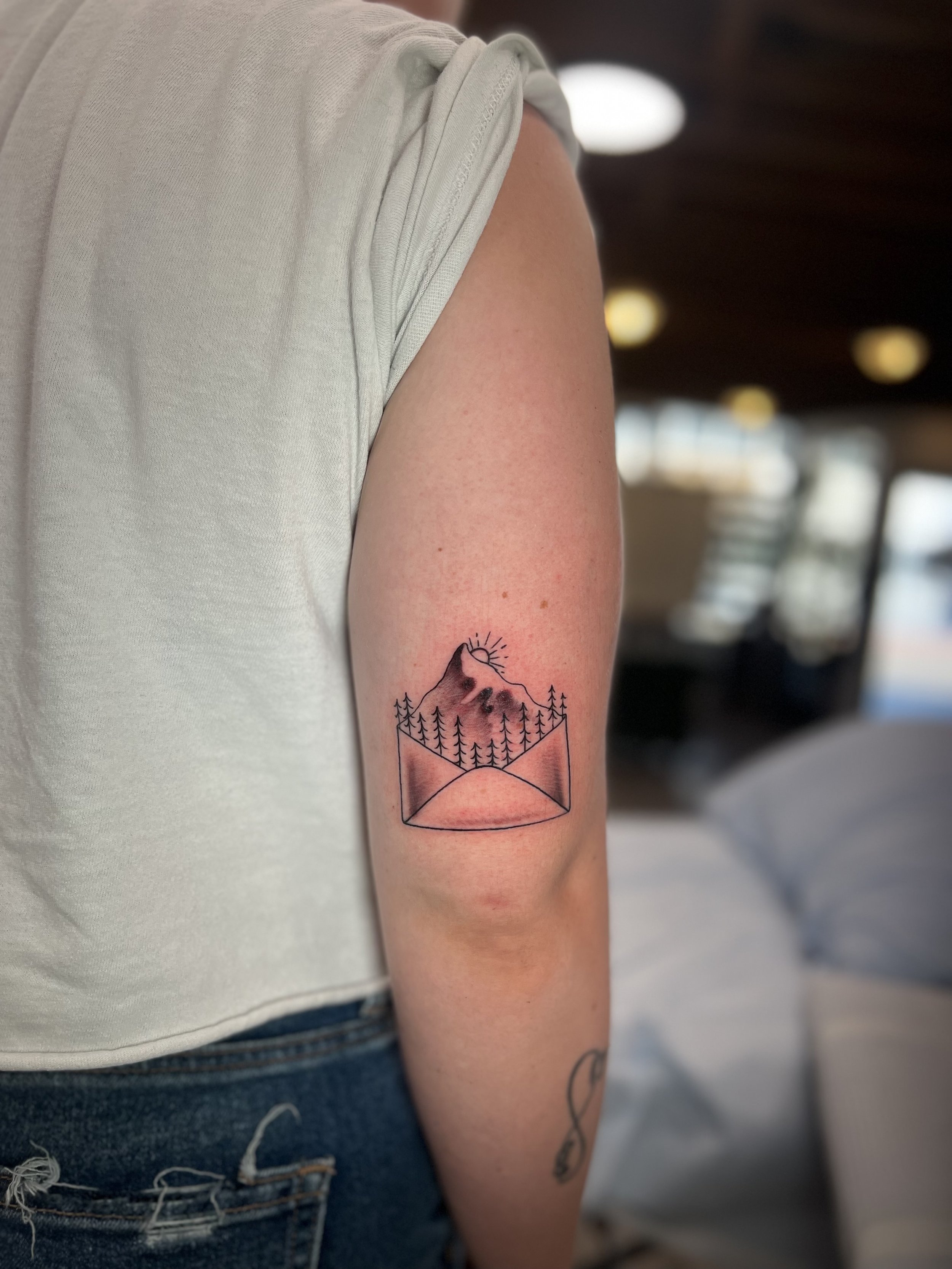 pnw_mount_rainier_tattoo_tacoma_seatac.jpeg