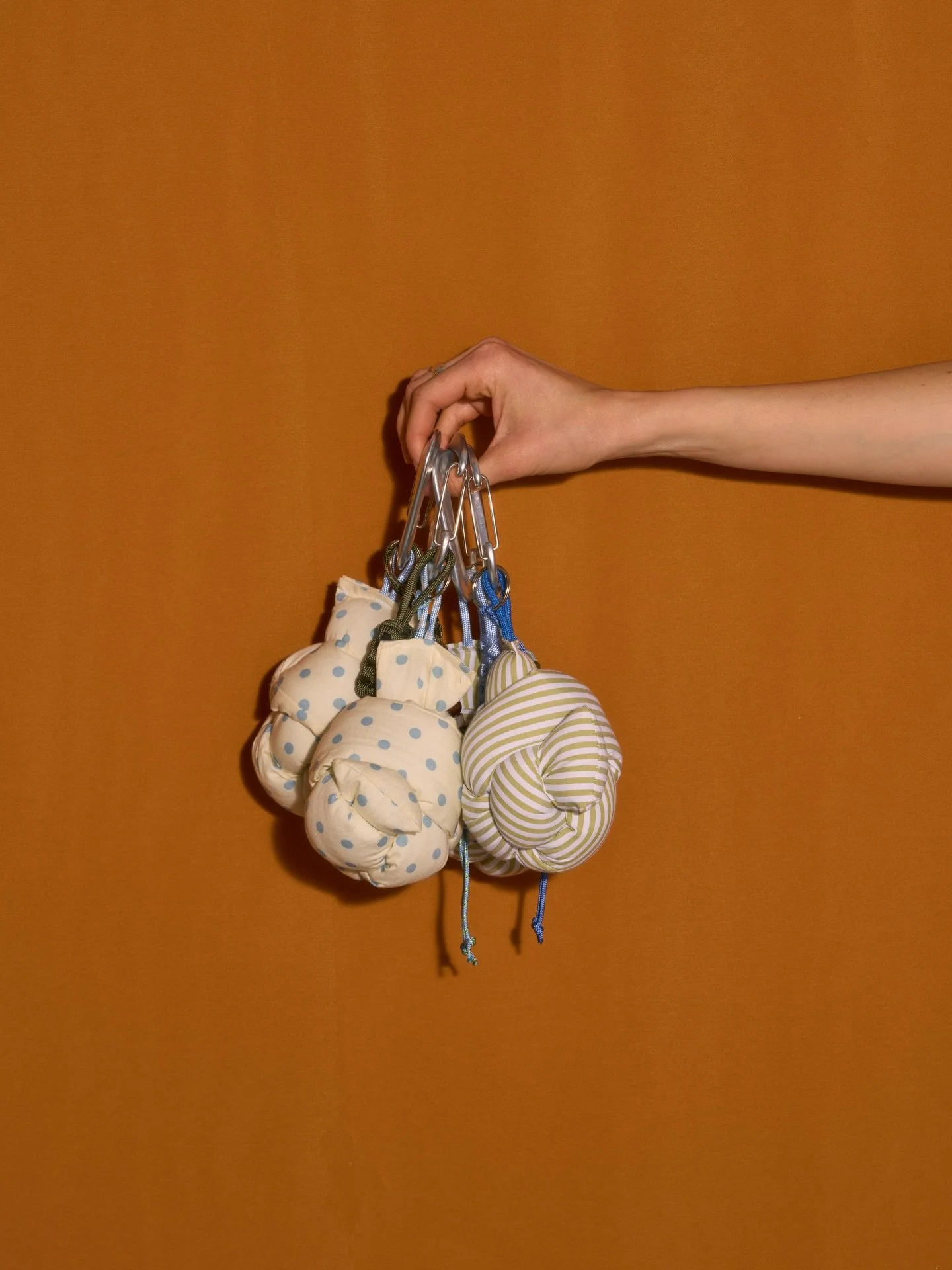 WORKSHOP TICKETS // The last couple of tickets are left for my workshop on the 25th of April! 🌸 // link in bio 📩 // Come and make a puffy charm with us 💚