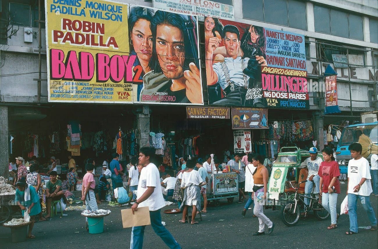 philippines-luzon-island-manila-posters-advertising-film-along-a-road-CP4H36-transformed.jpeg