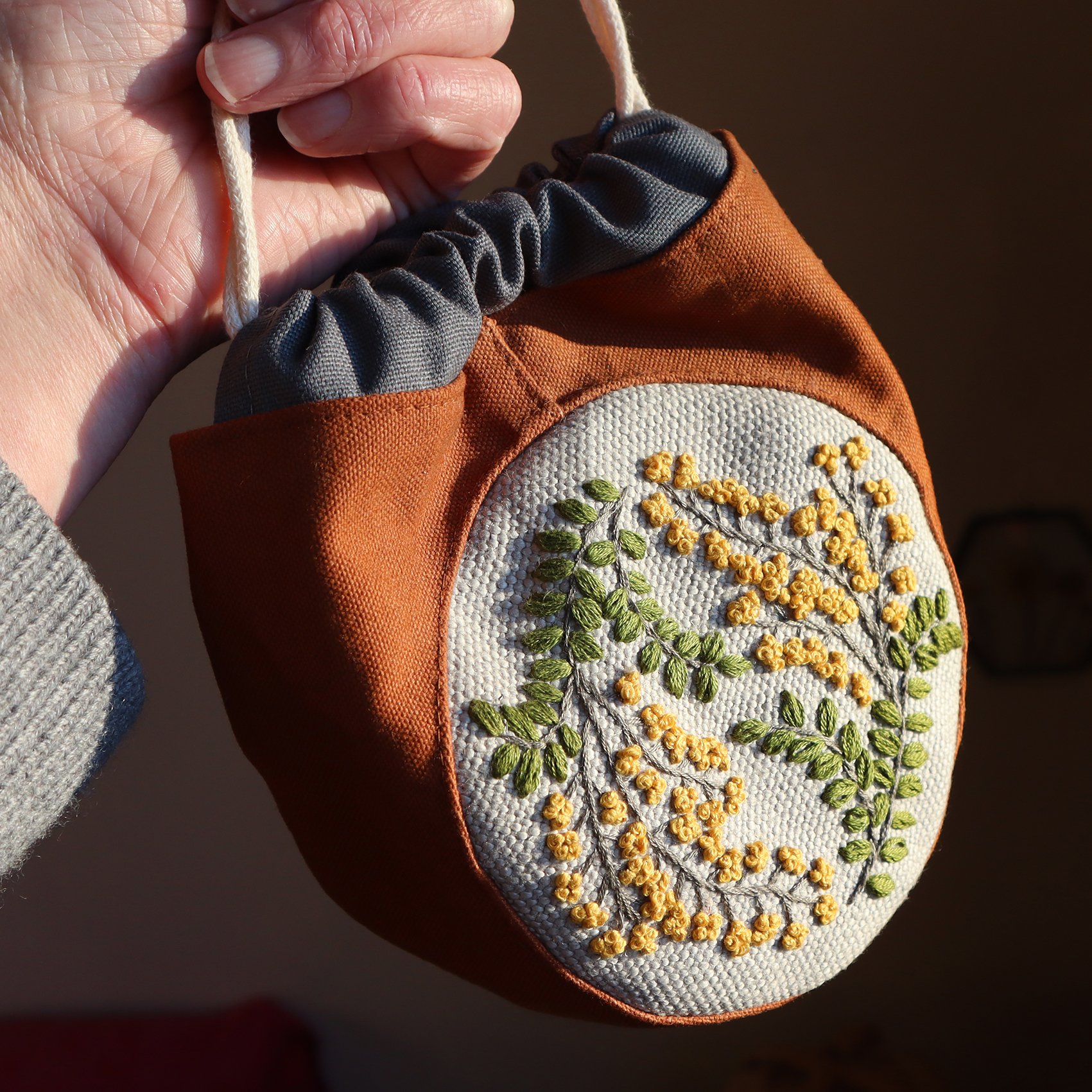 ICS ENCIRCLEpouch Embroider 03.jpg
