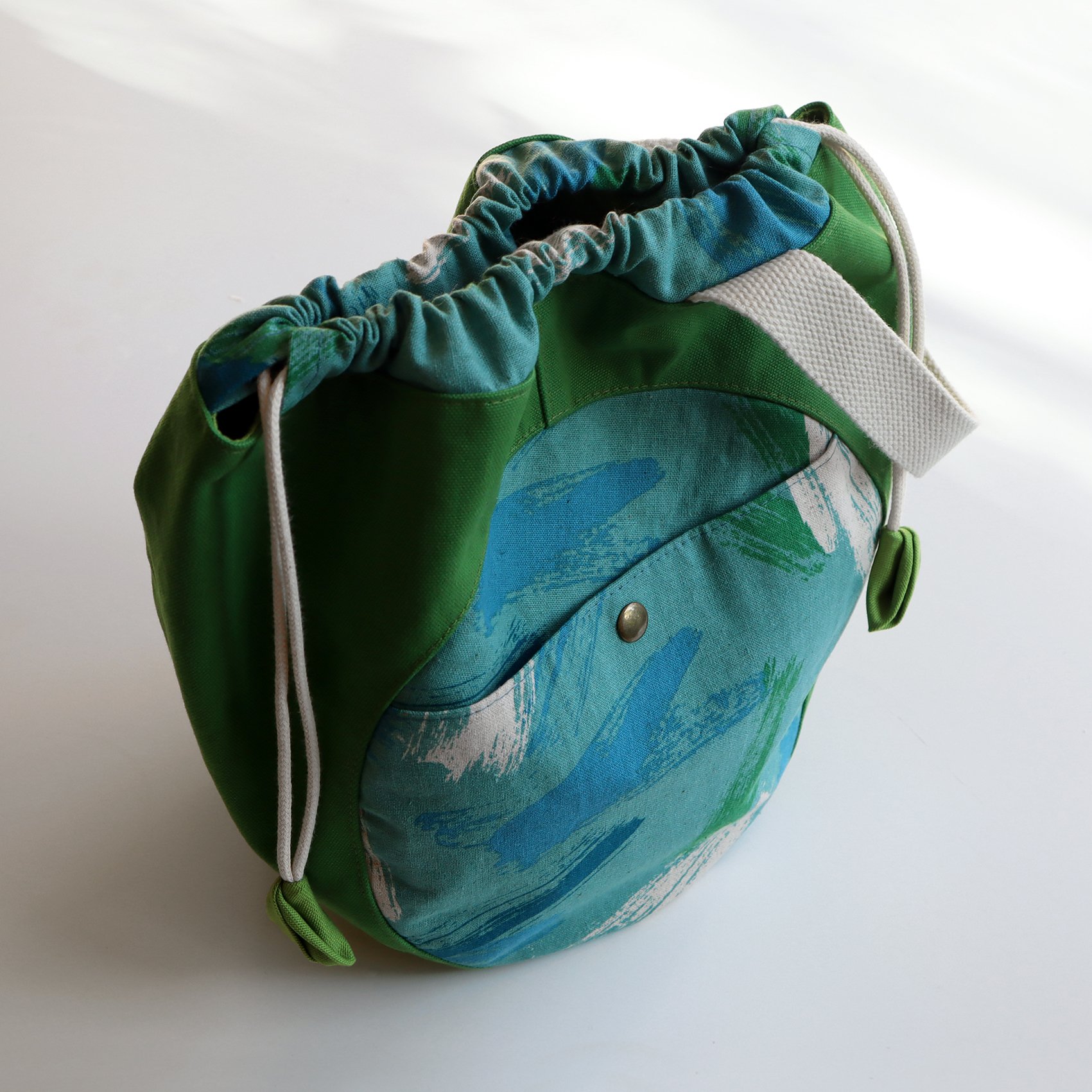 ICS ENCIRCLEpouch Green 26 sqr.jpg