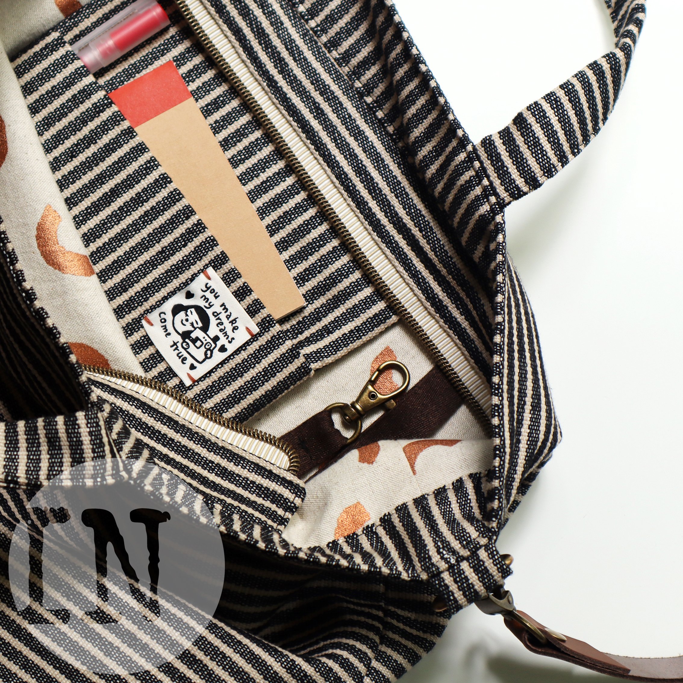 ICS SLOUCHYzipper 04.jpg