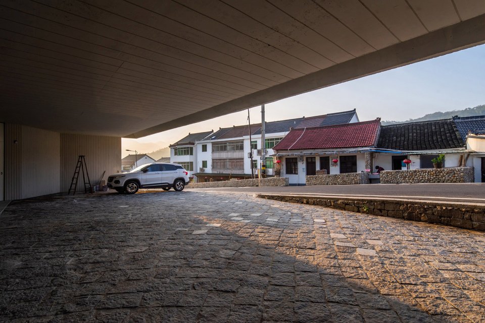 023-chen-xi-community-center-china-by-group-be-960x641.jpeg