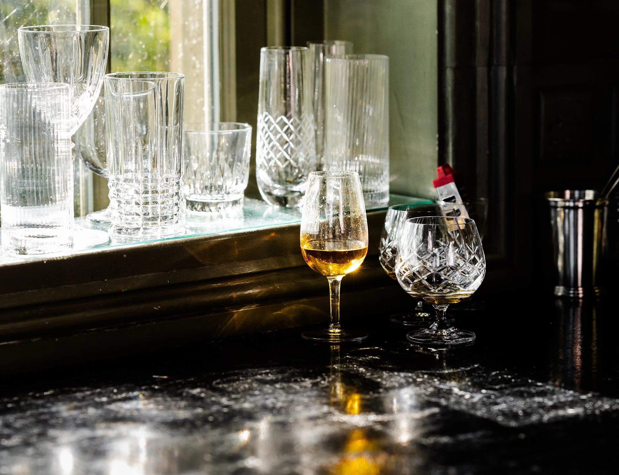 At the bar-Monika Grabkowska-The Pig Hotel-beverage photography